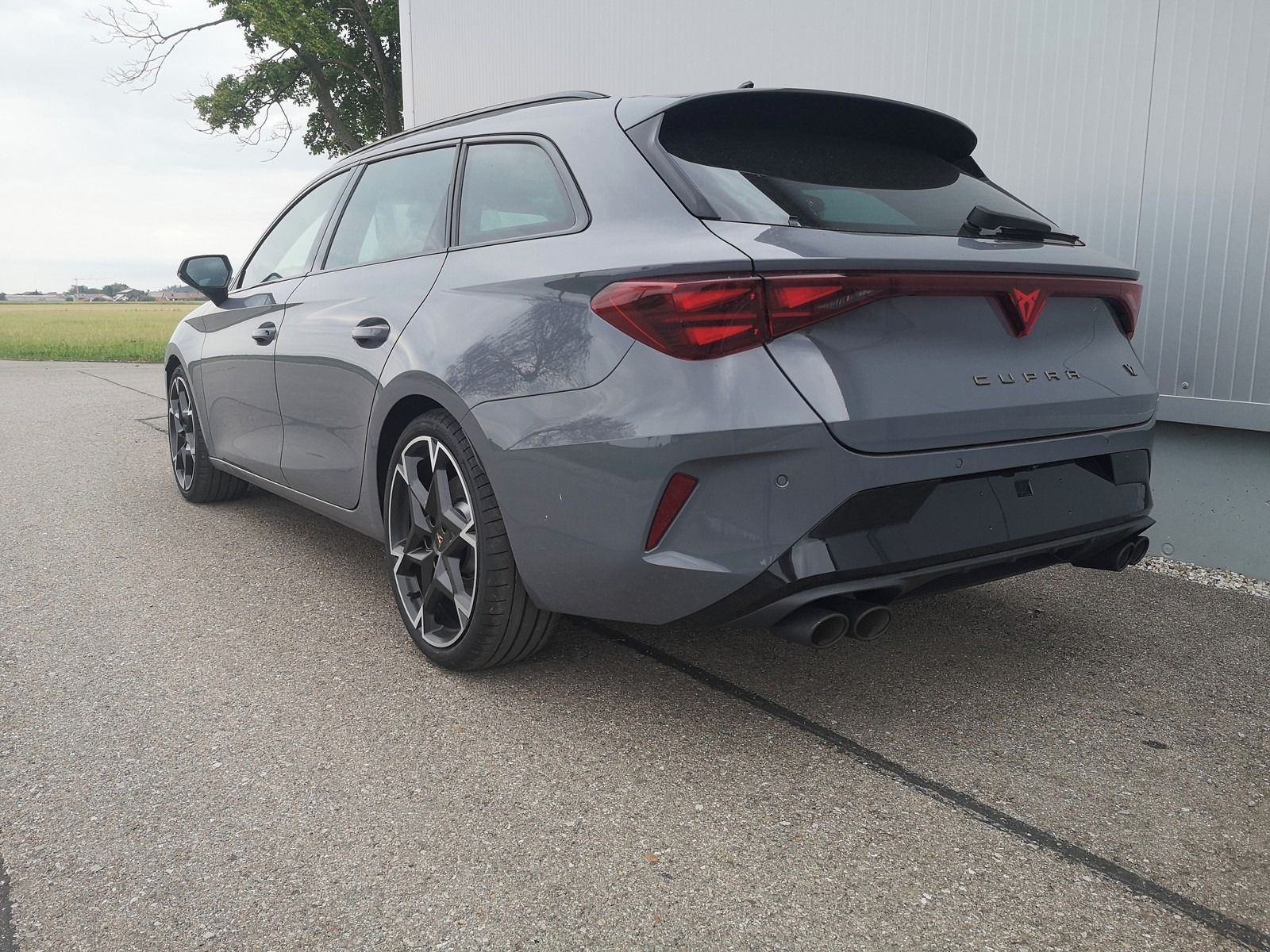 Cupra Leon, 2.0 TSI VZ 245kW DSG 4x4 Tažné - fotka 2