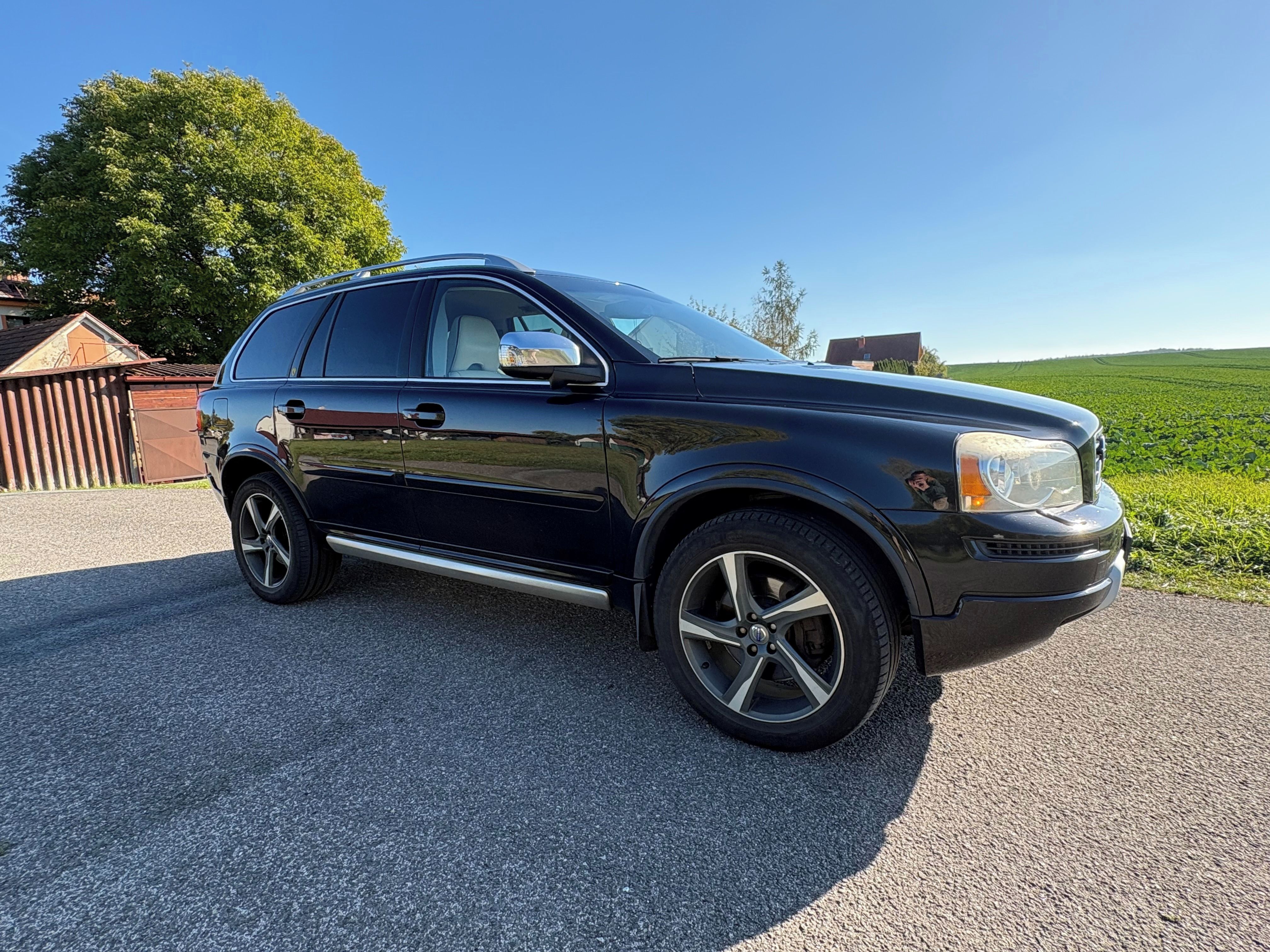 Volvo XC90, 2.4 D5 AWD R-Design - fotka 3