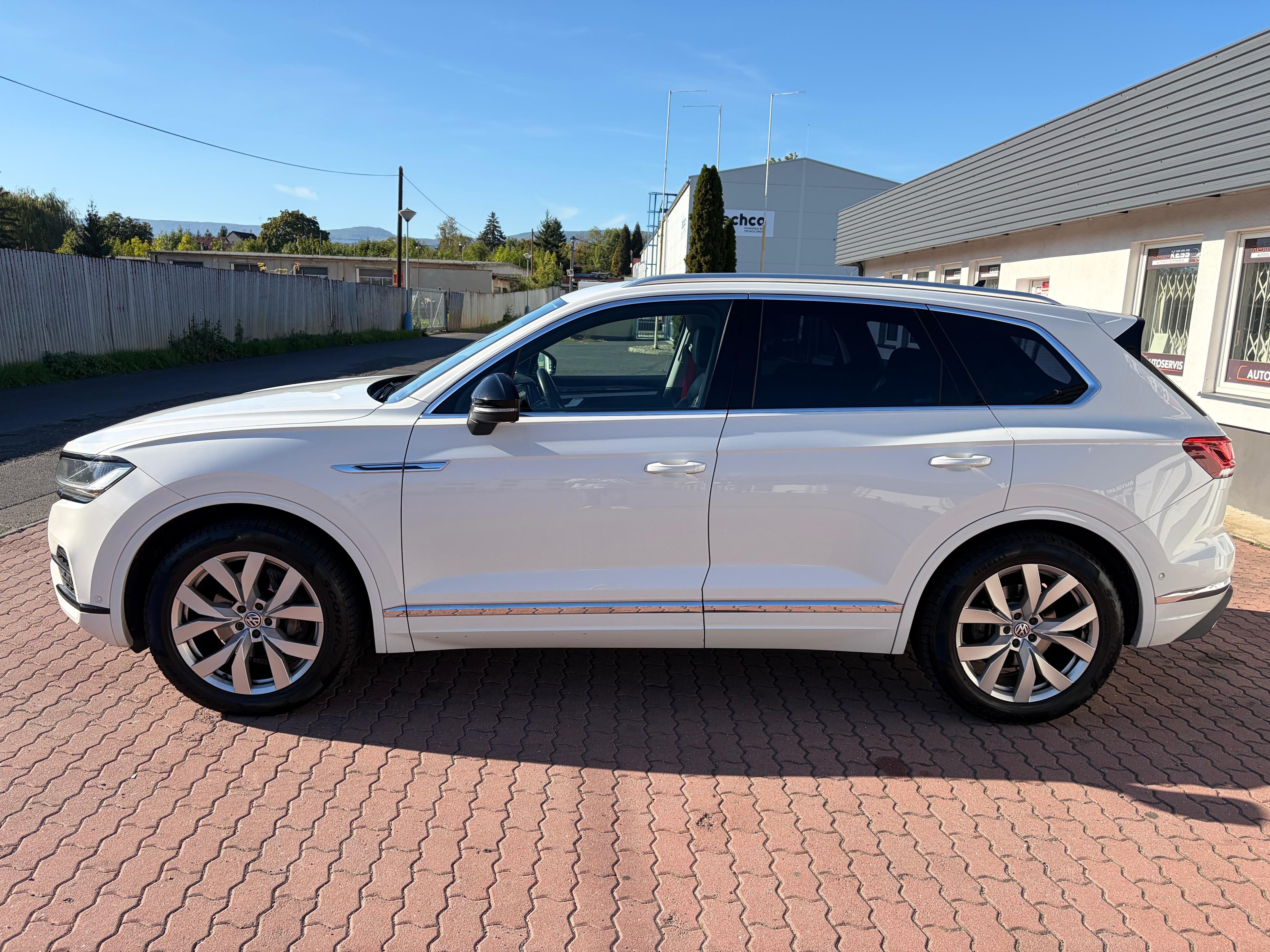 Volkswagen Touareg, ČR 210kw 2.majitel - fotka 5
