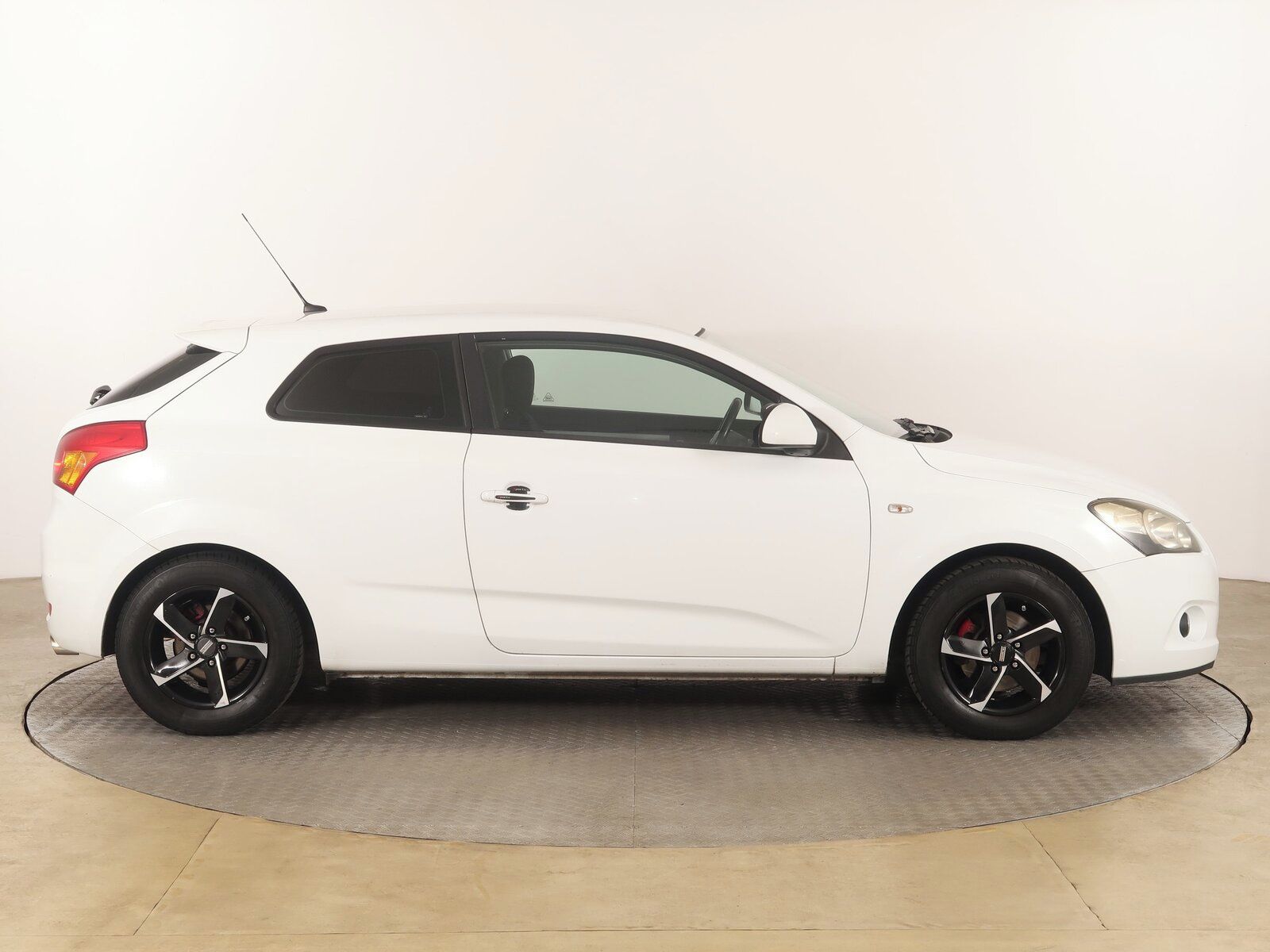 Kia Cee´d, 1.4 CVVT, Serv.kniha - fotka 6