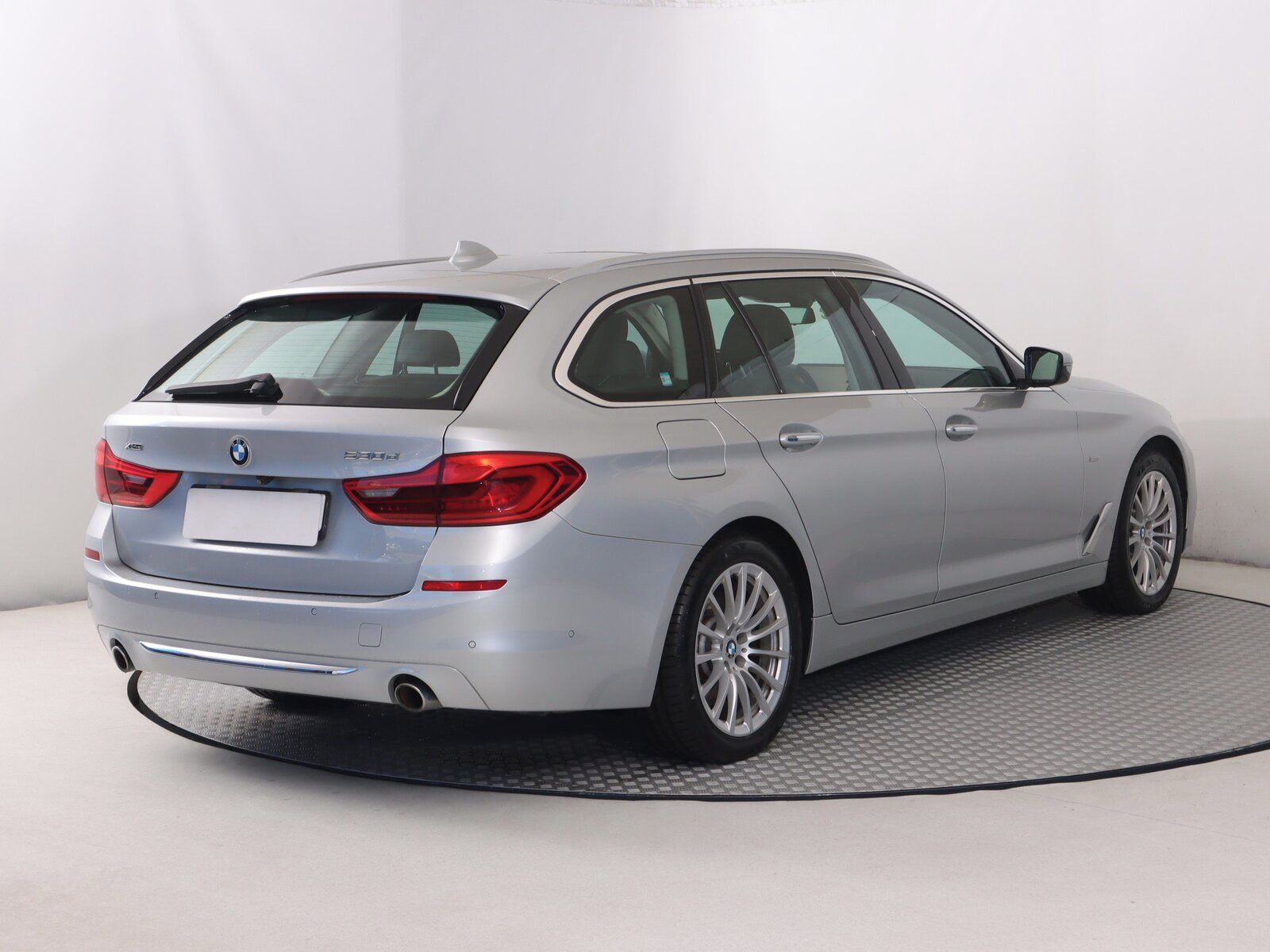 BMW Řada 5, 530d, Luxury Line, 4X4 - fotka 5