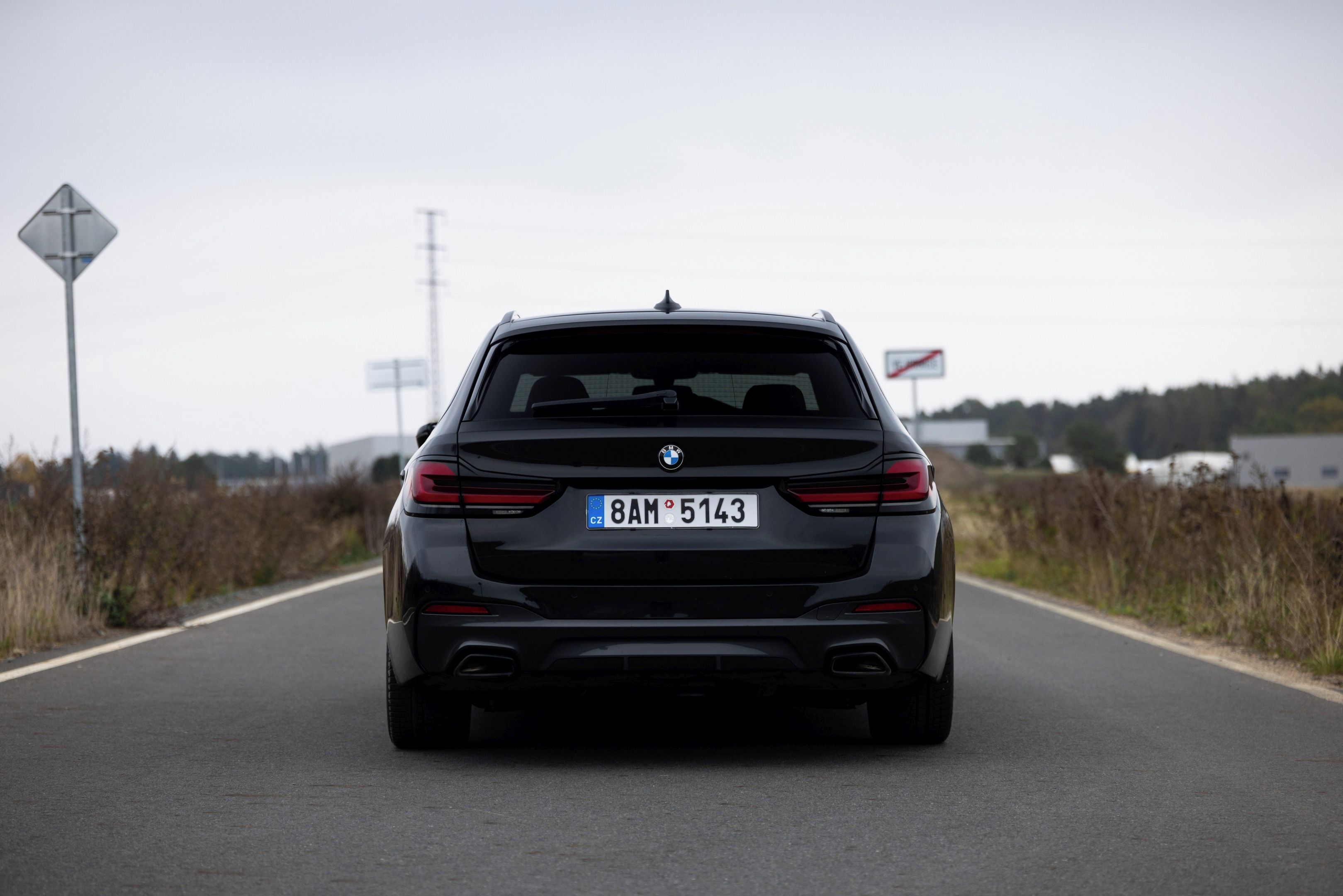 BMW Řada 5, BMW 530D xDrive 210kW, Mpaket - fotka 4