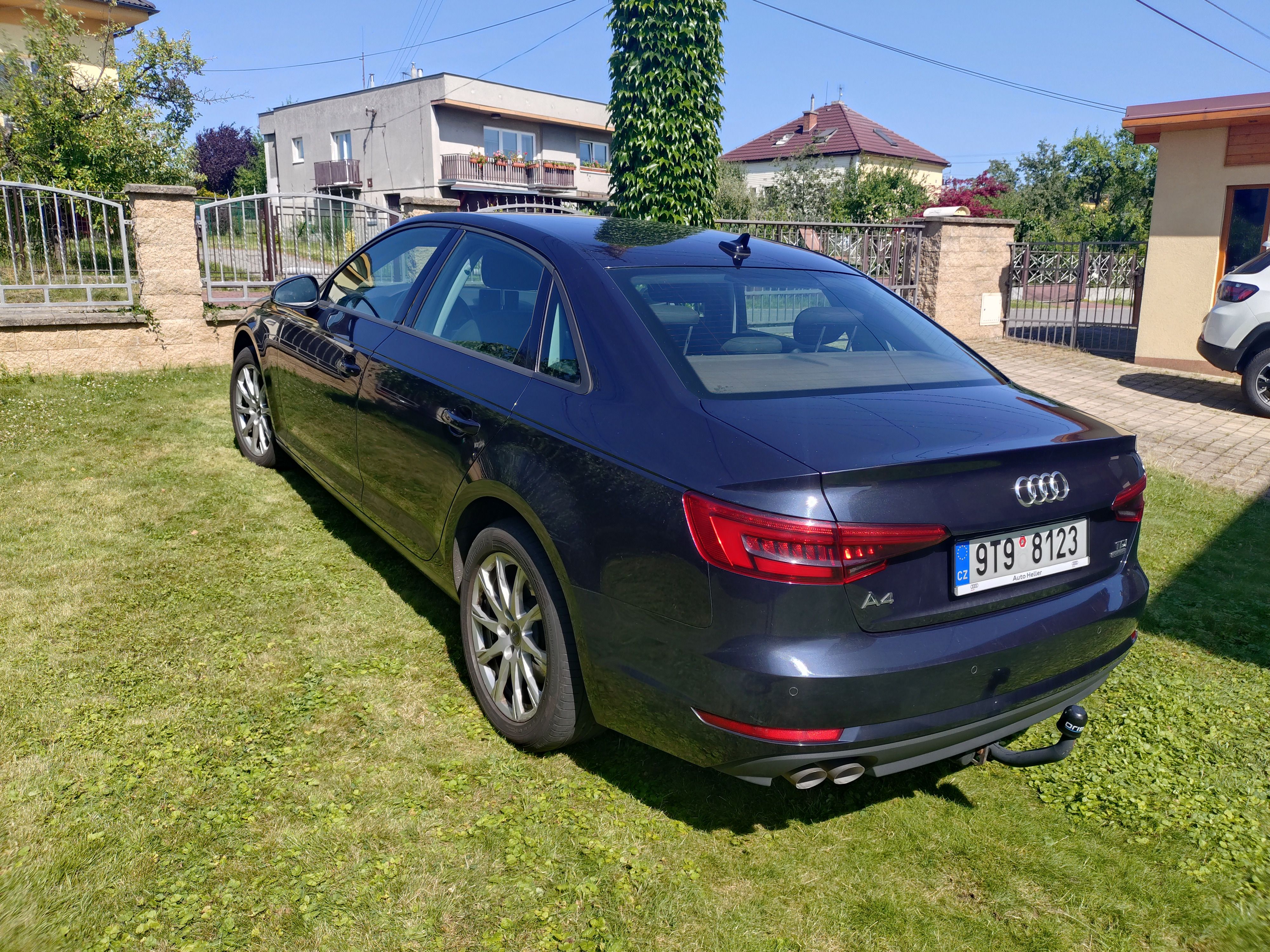 Audi A4, Audi A4 Quatro 2.0 limuzína - fotka 3