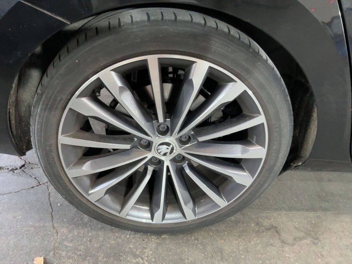 Škoda Superb, 2.0 TSI L&K 4x4 - fotka 5