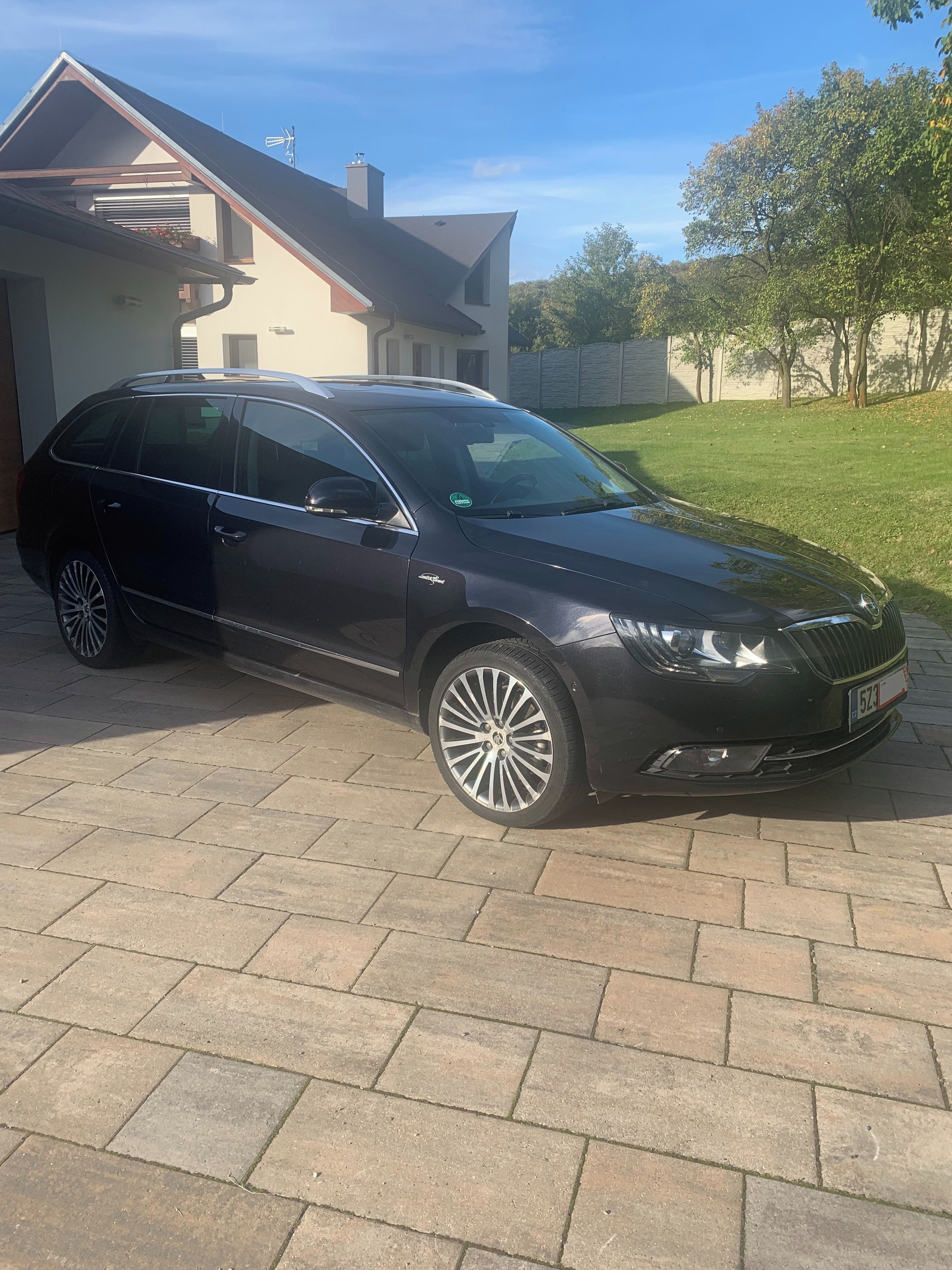Škoda Superb, 4X4 DSG L&K 125KW - fotka 2
