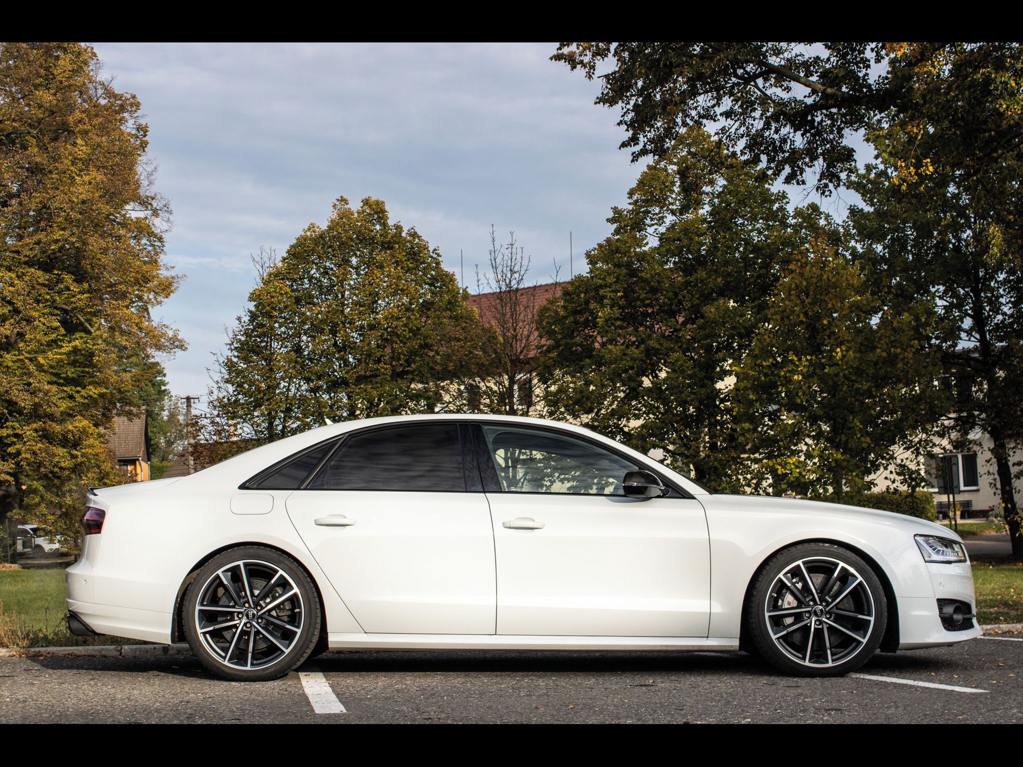 Audi S8 - fotka 4