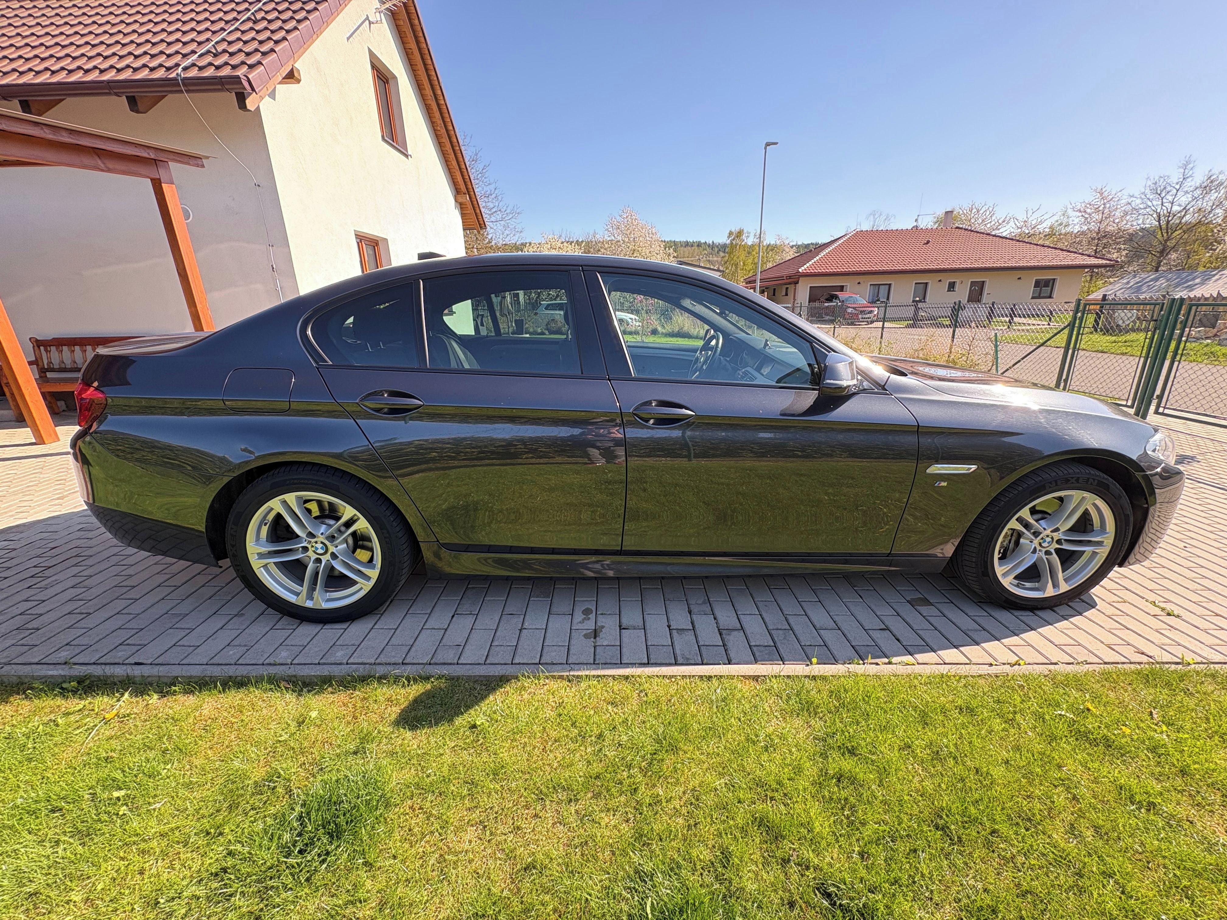 BMW Řada 5, 530d xDrive M packet - fotka 5