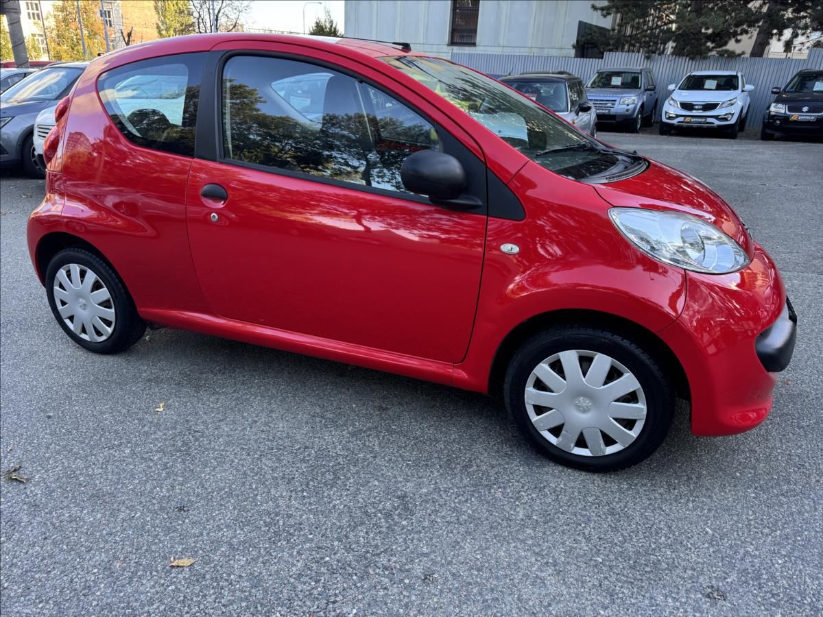 Peugeot 107, 1,0 1.majitel ČR. STK 28+ - fotka 3