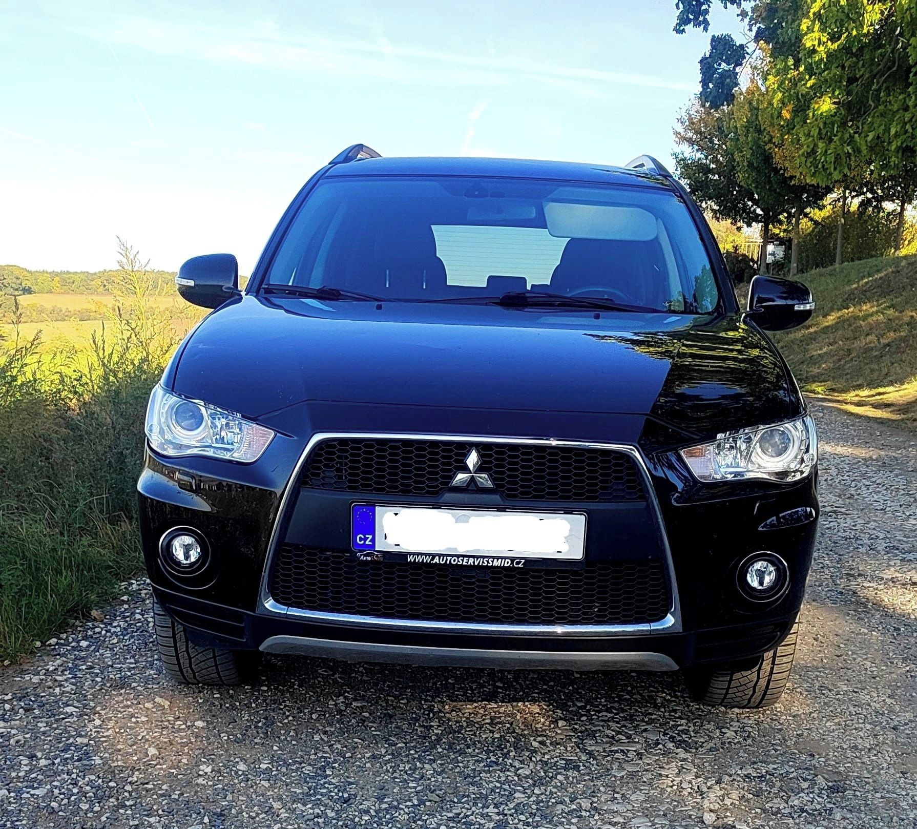 Mitsubishi Outlander, 2.2 DI-D, 4x4, 7 míst, rodinné - fotka 3