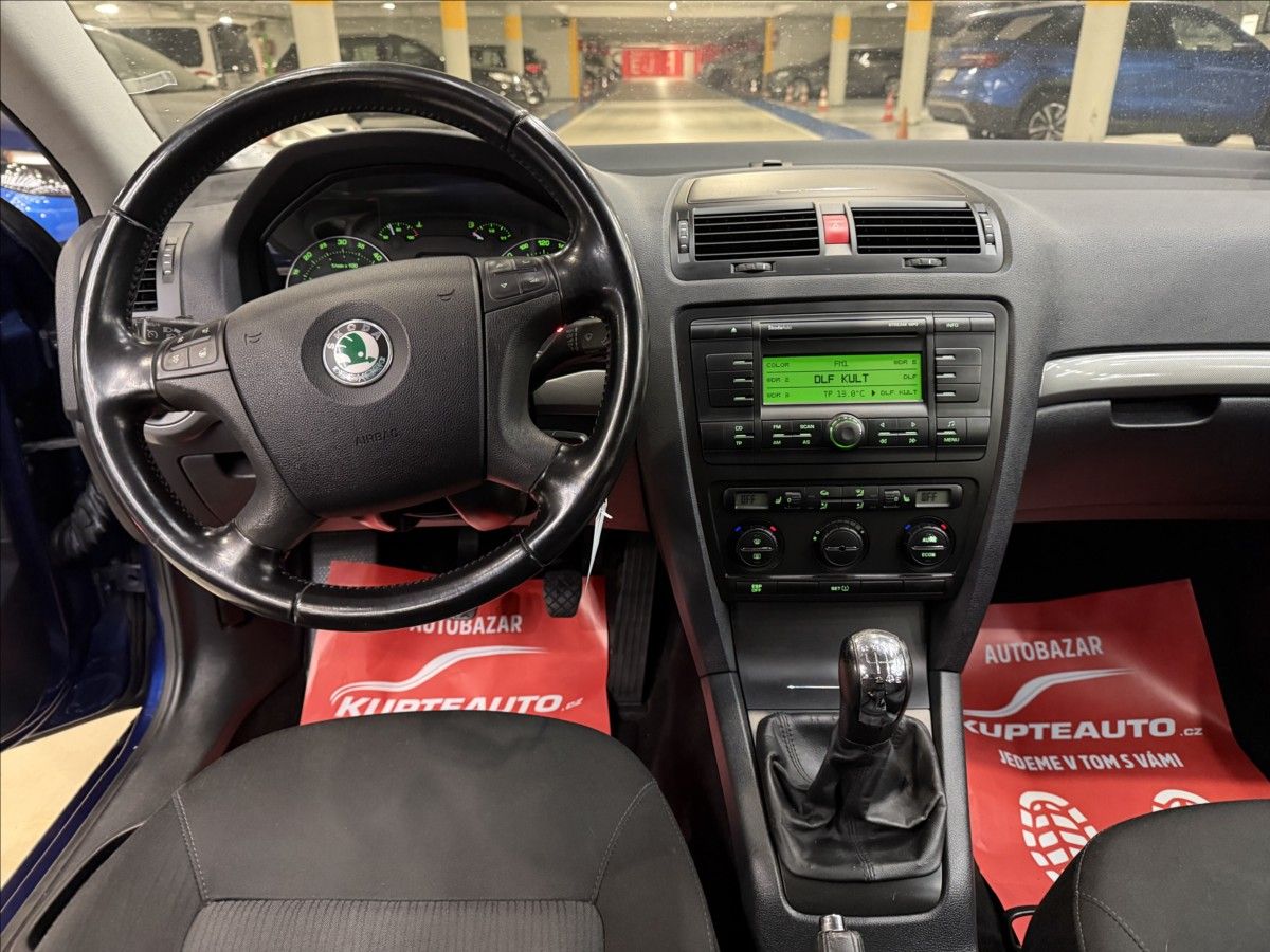 Škoda Octavia, 2,0 TDI - TOP STAV ! - fotka 6