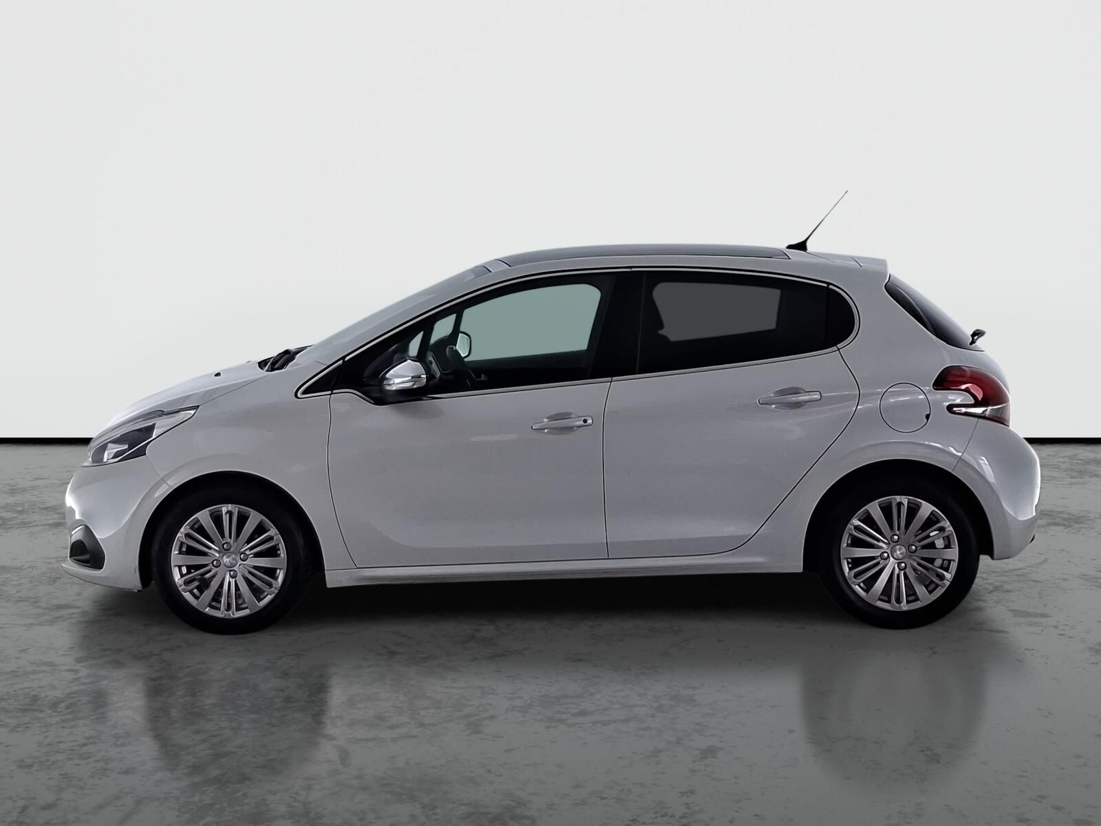 Peugeot 208, 1.2 PureTech, Automat, Navi - fotka 3