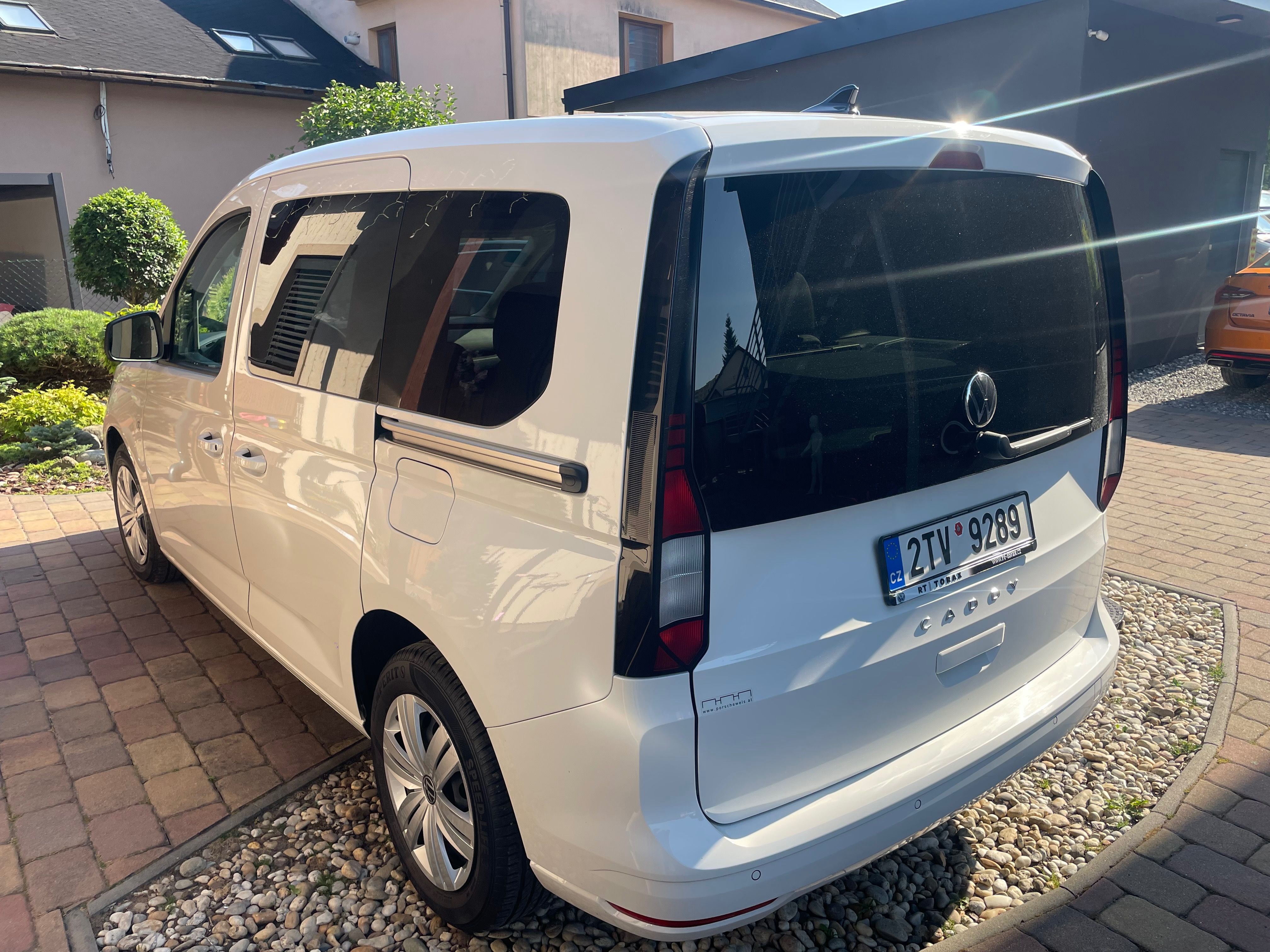 Volkswagen Caddy, 2.0 TDi/75 kW Toop stav! - fotka 2