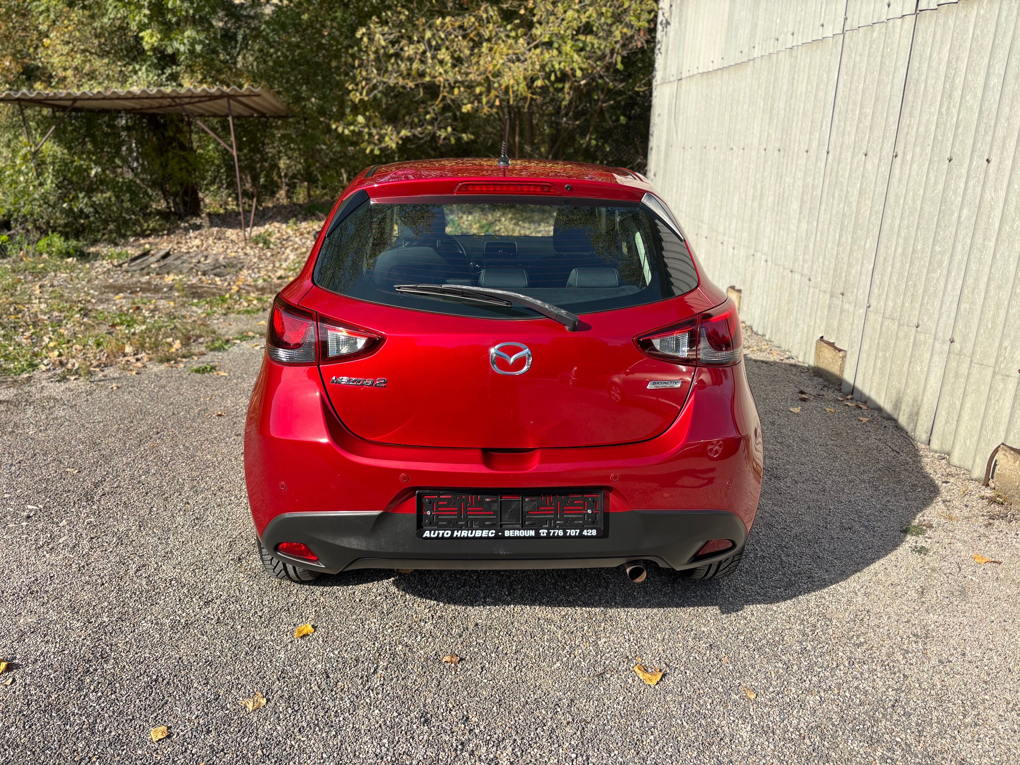 Mazda 2, 1.5 66 kW NEHAV.VÝHŘEV SEDADEL - fotka 5
