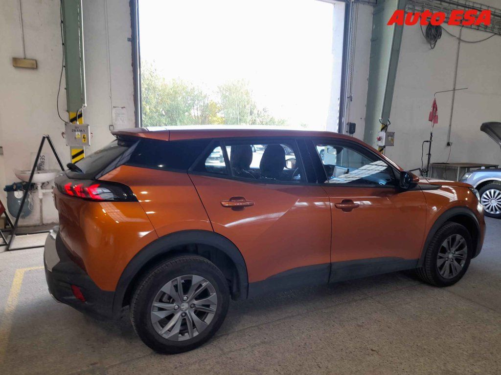 Peugeot 2008, 1.2 - fotka 2