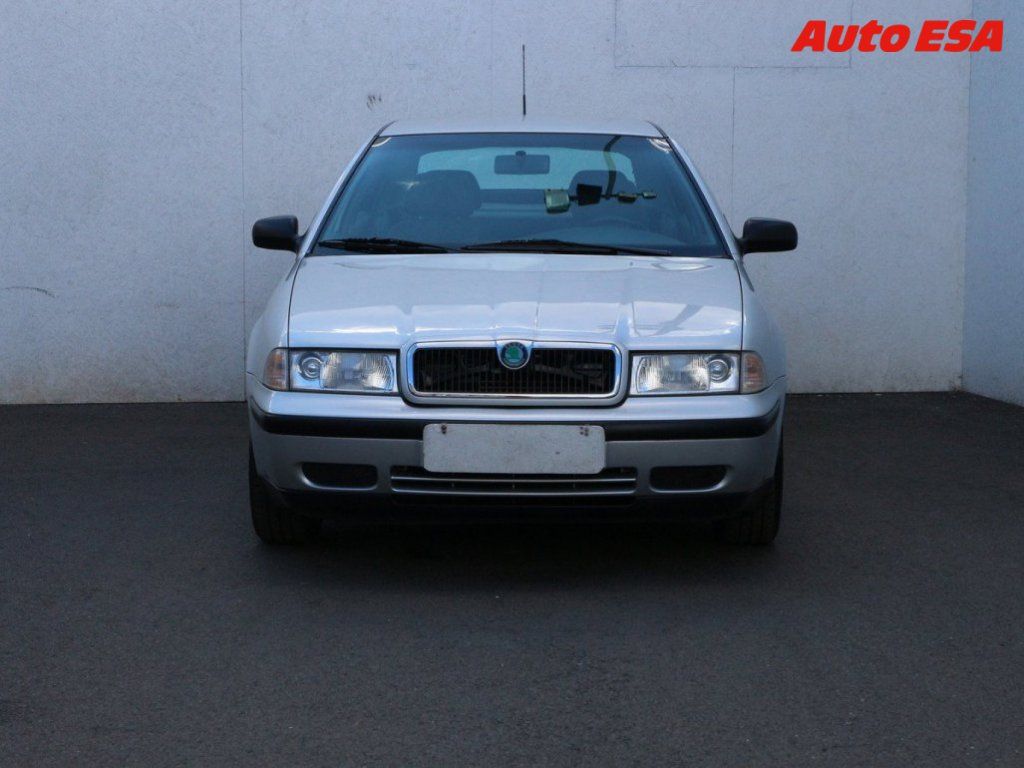 Škoda Octavia, 1.6i,1.maj,výhřev sed - fotka 2