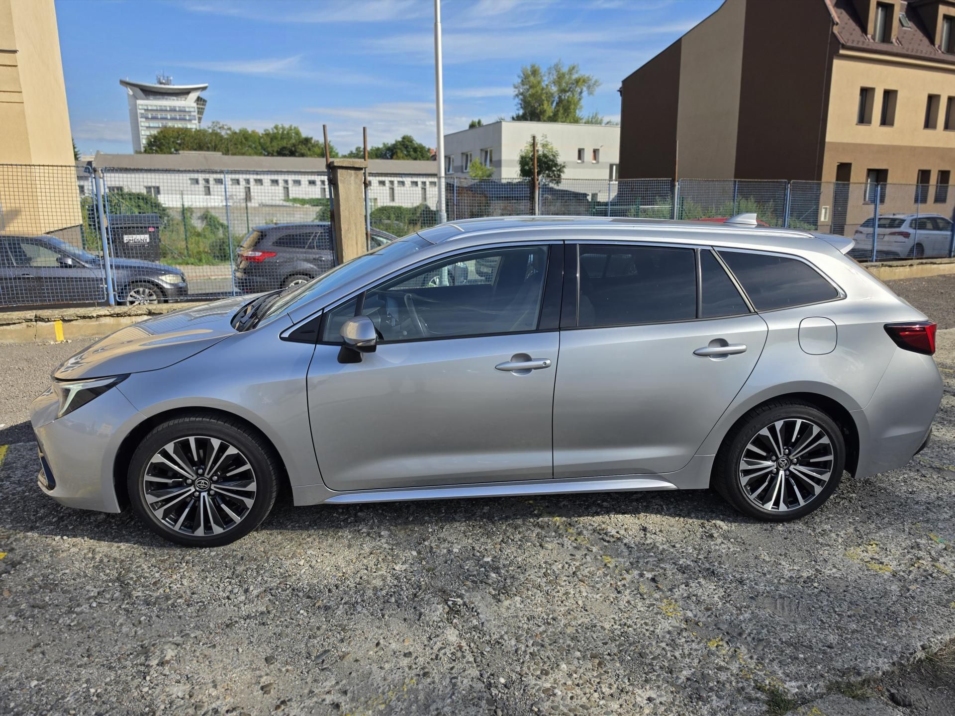 Toyota Corolla, Touring Sport Style 1,8 103kW - fotka 2