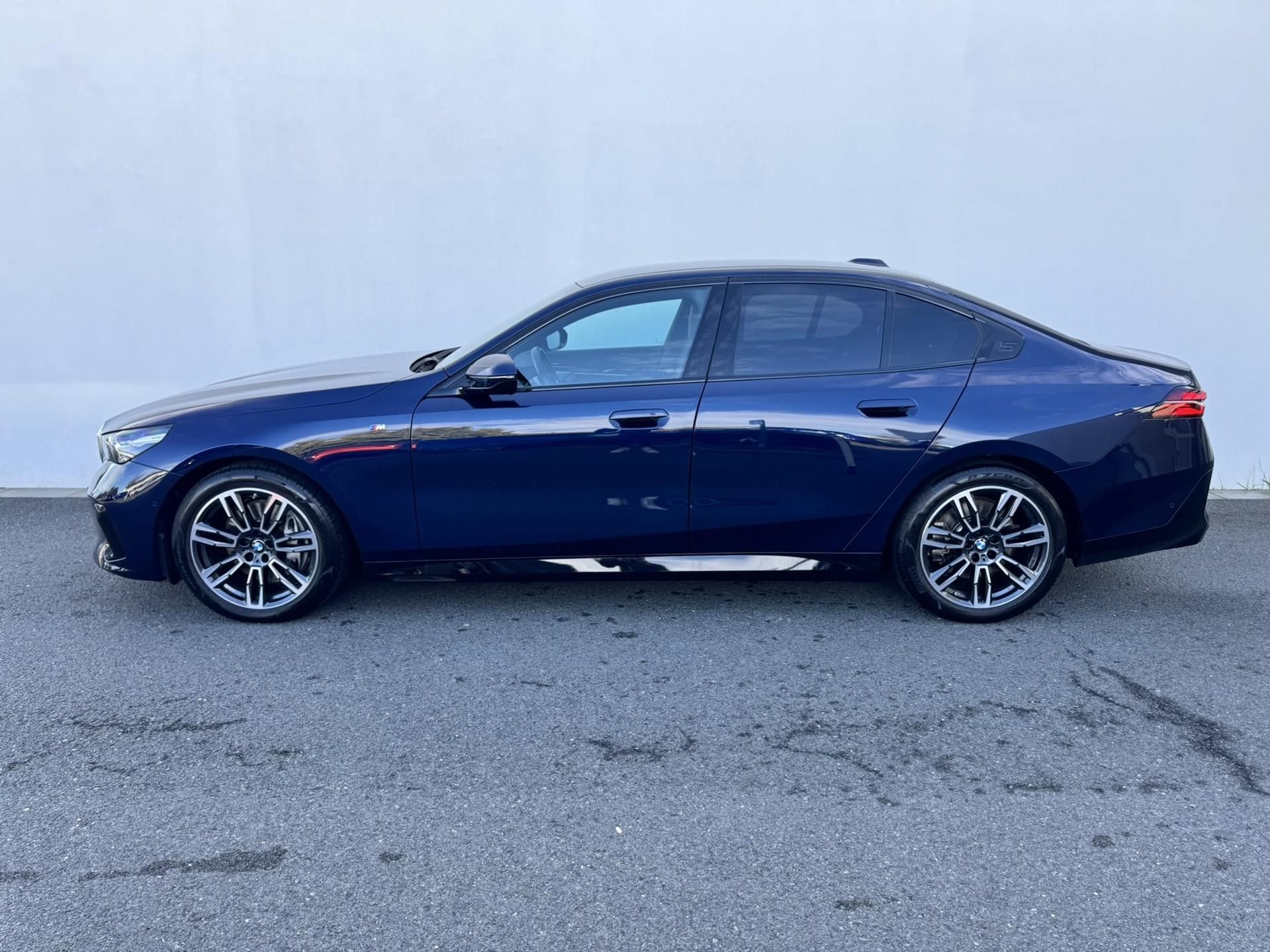 BMW Řada 5, 540d xDrive Sedan Mpaket - fotka 3