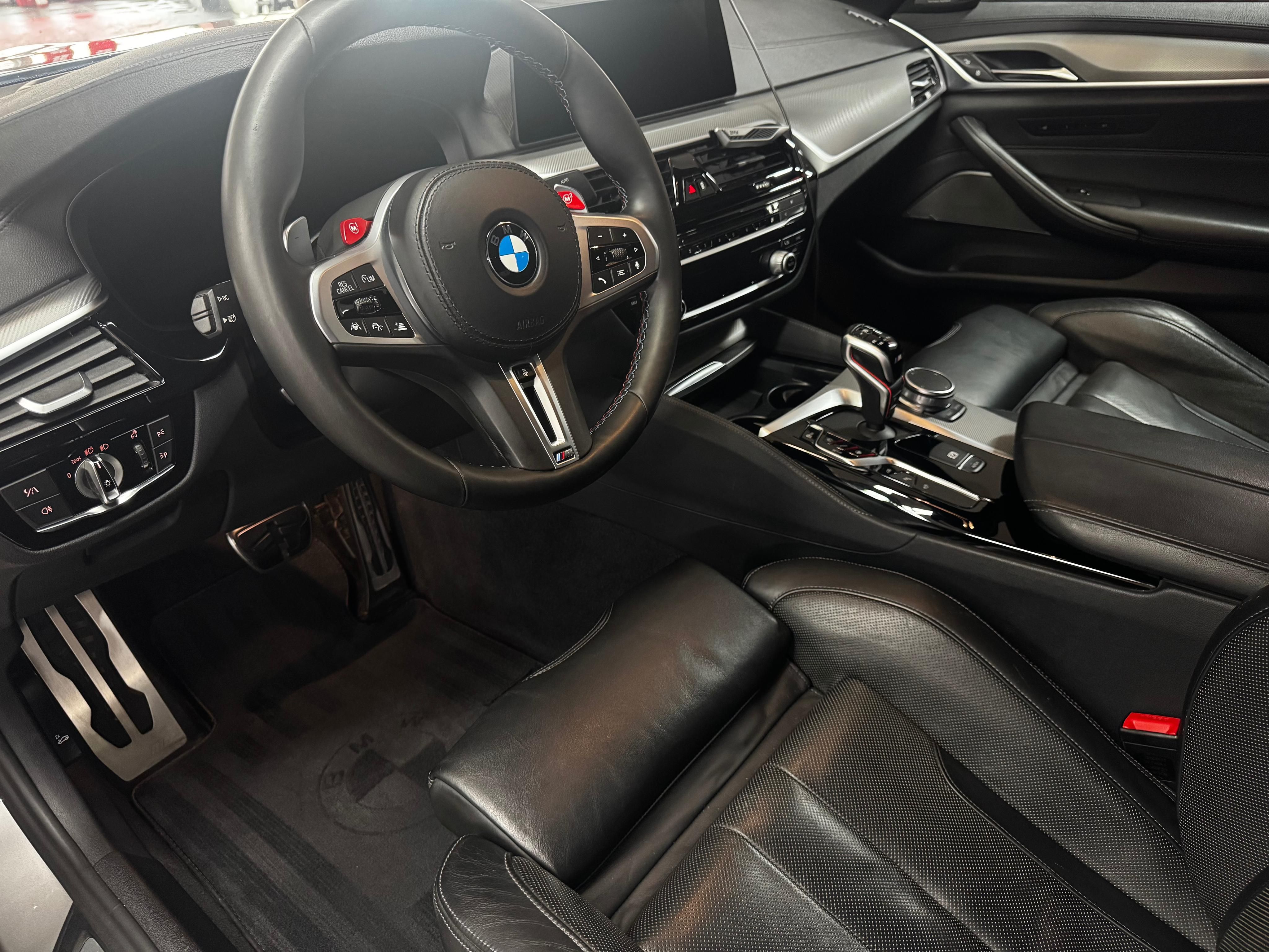 BMW M5, Competition F90, motor 77tis - fotka 3
