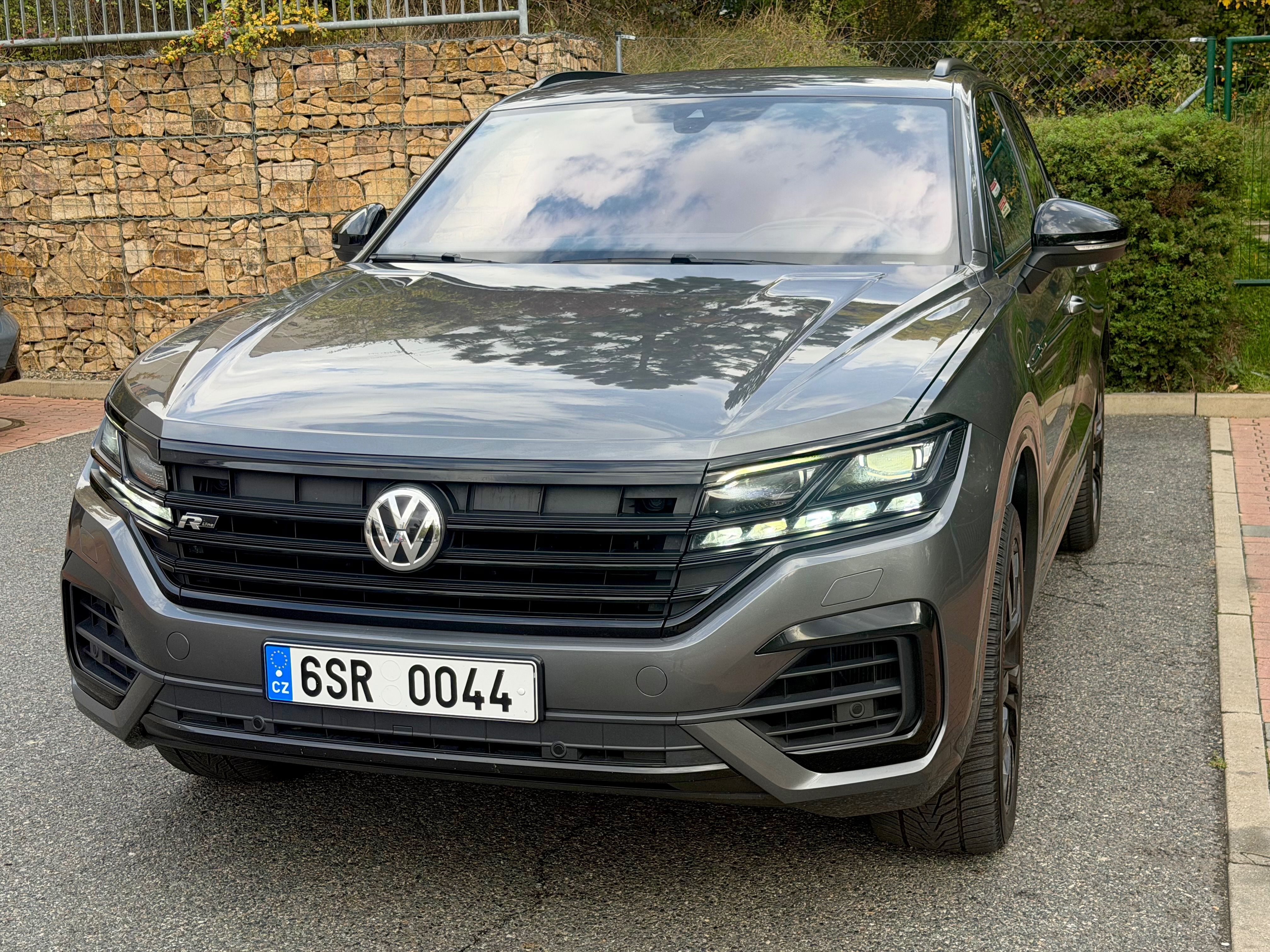 Volkswagen Touareg, R-line 3.0 210kW CZ vzduch taž - fotka 2