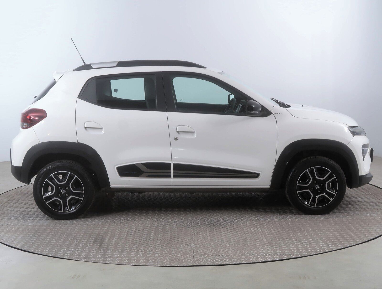Dacia Spring, Electric 45 (27 kWh), Automat - fotka 6