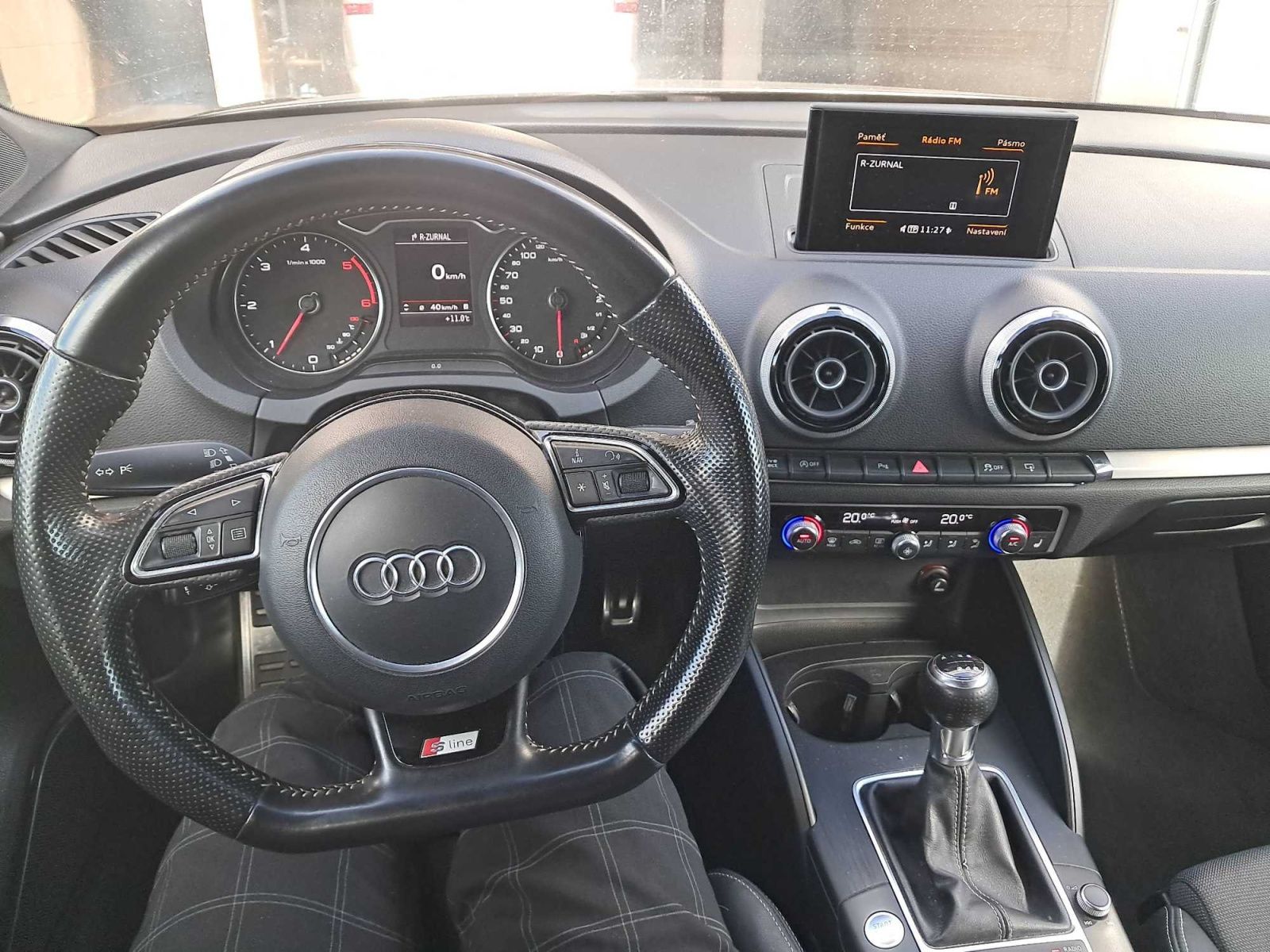 Audi A3, 2.0 TDI, S-Line, Navi - fotka 3