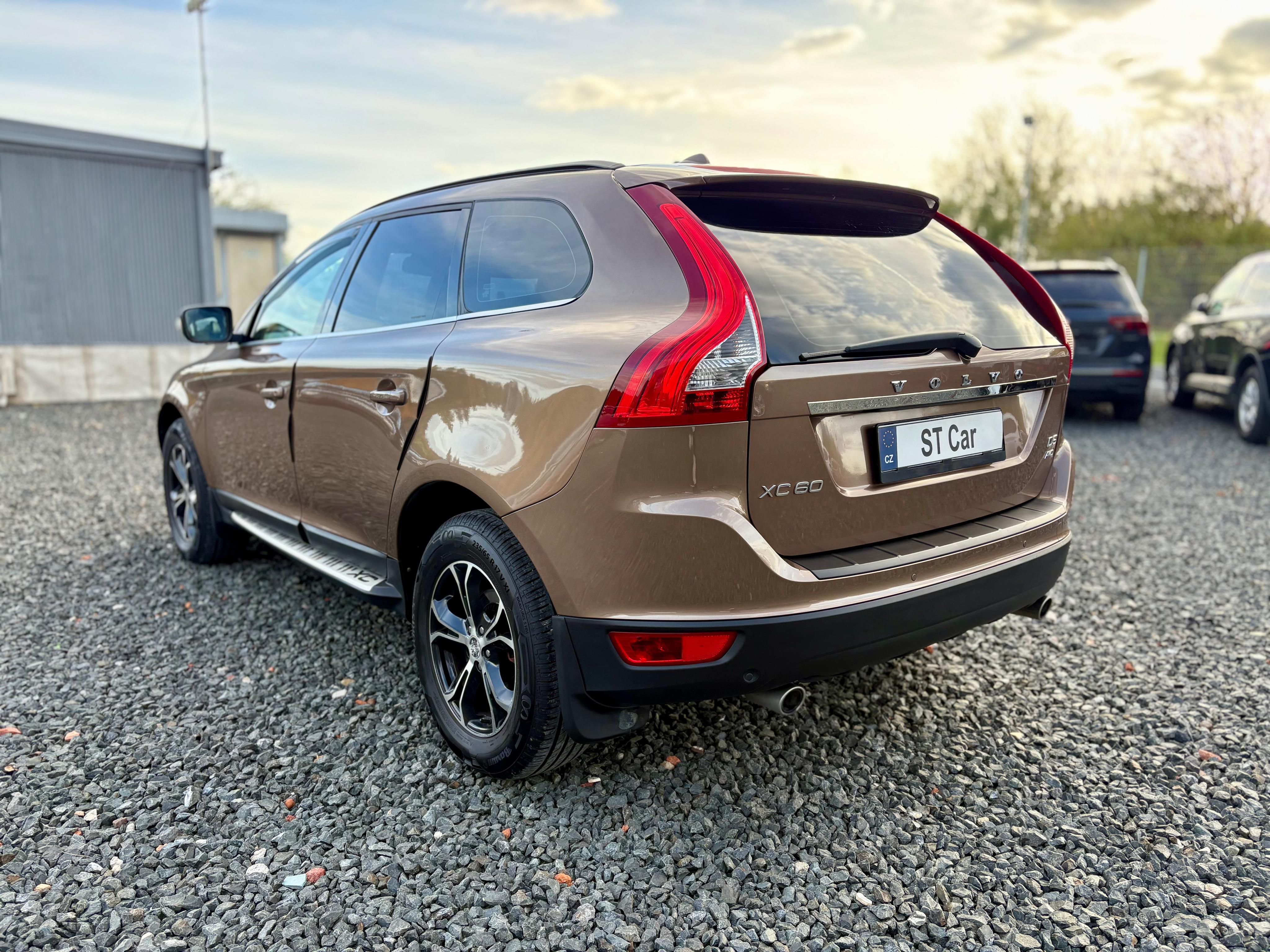 Volvo XC60, 2.4D5 151kw AWD Aut. Pův. ČR - fotka 6