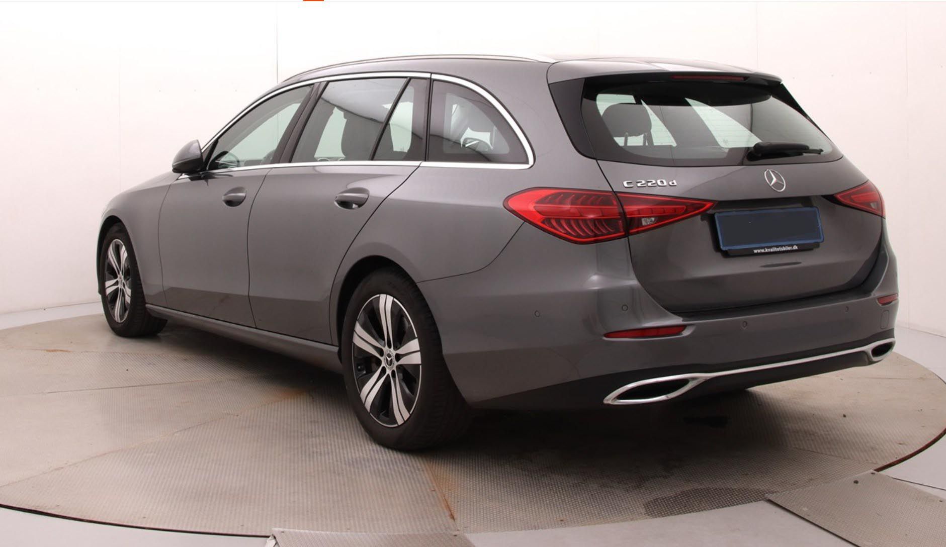 Mercedes-Benz Třídy C, 220d/Kam/Distronic - na cestě - fotka 2