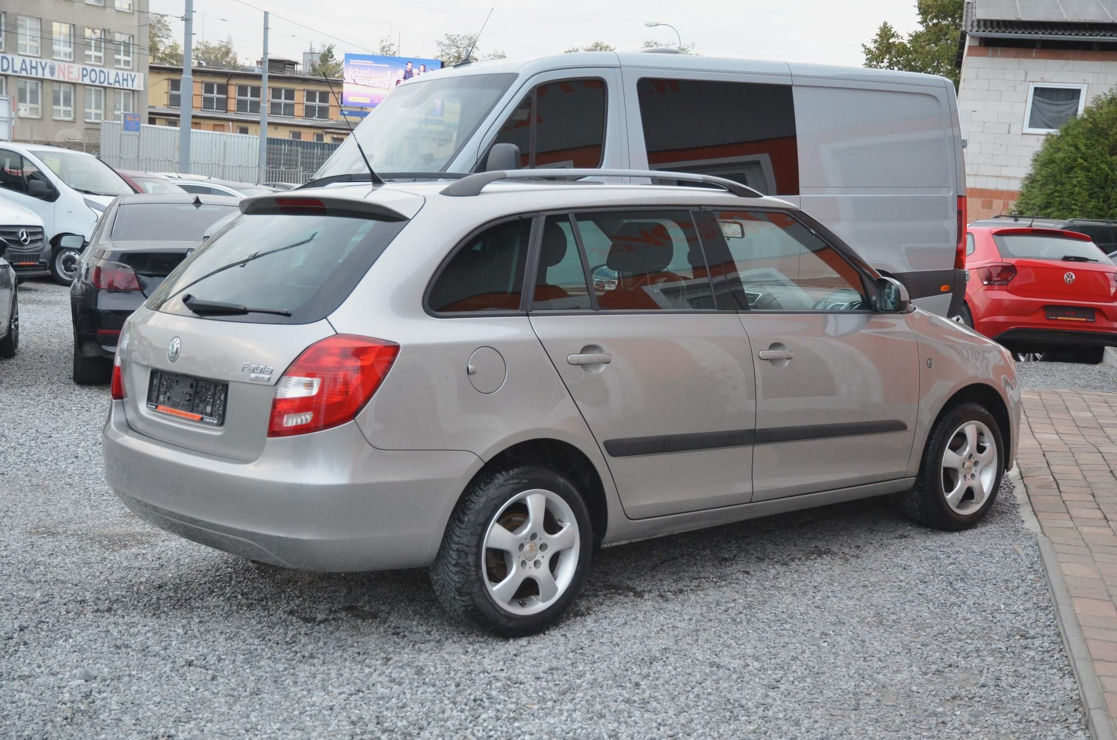 Škoda Fabia, 1.4i 16V 63kW AMB / AUT. KLIMA - fotka 6