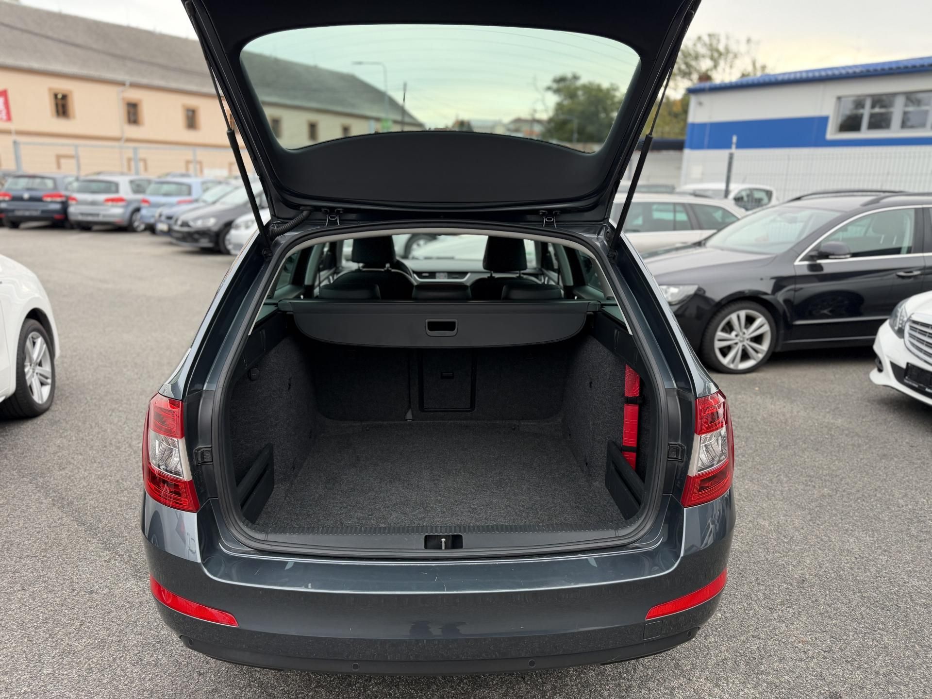 Škoda Octavia, 2.0 TDi, 110kw, manuál - fotka 4