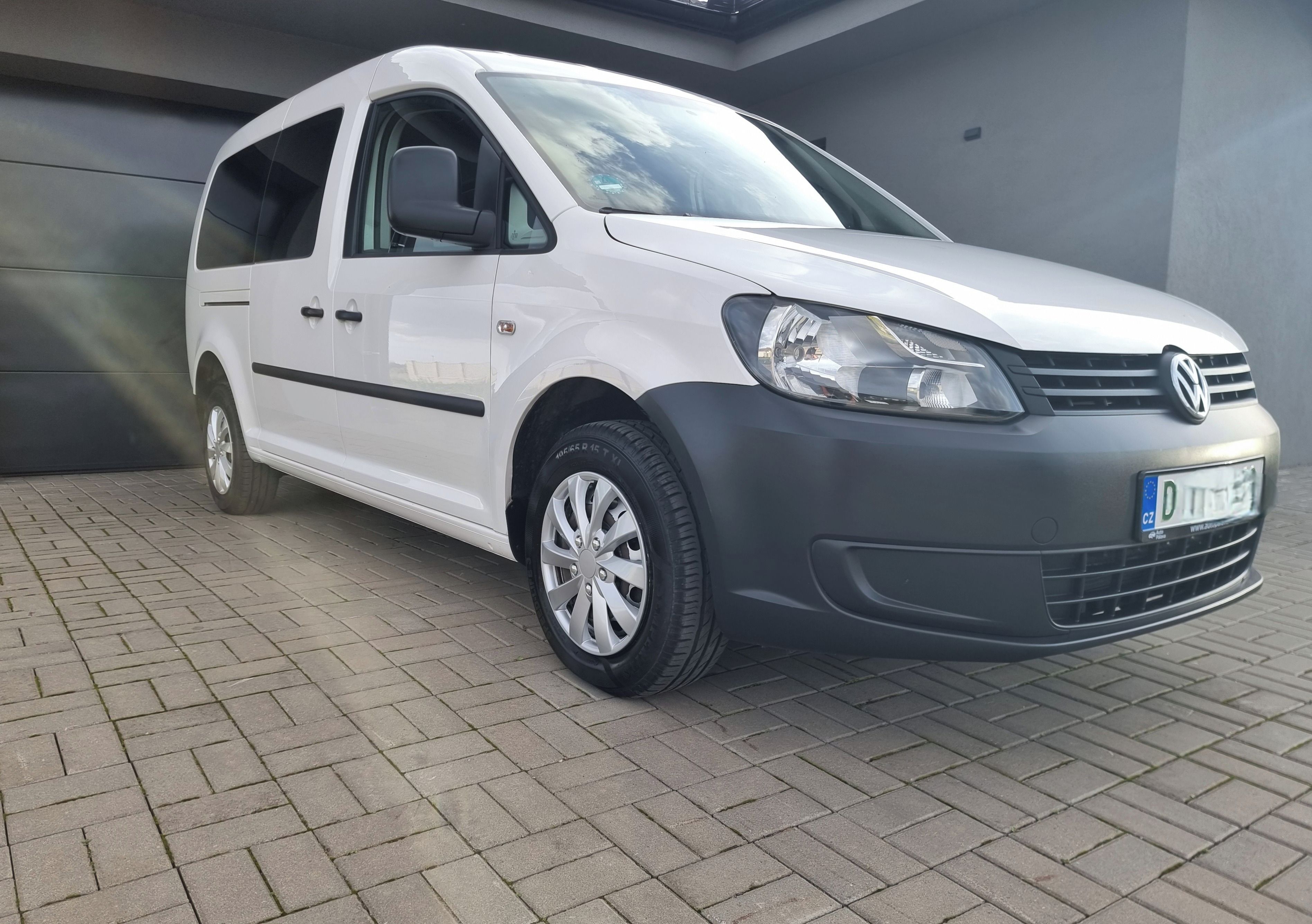 Volkswagen Caddy, MAXI | NÁJEZD 208TIS | Pěkná - fotka 3