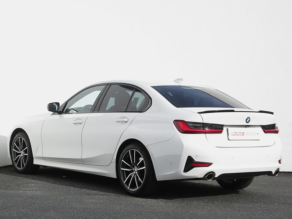 BMW Řada 3, 2.0 320i AT 135 kW - fotka 6
