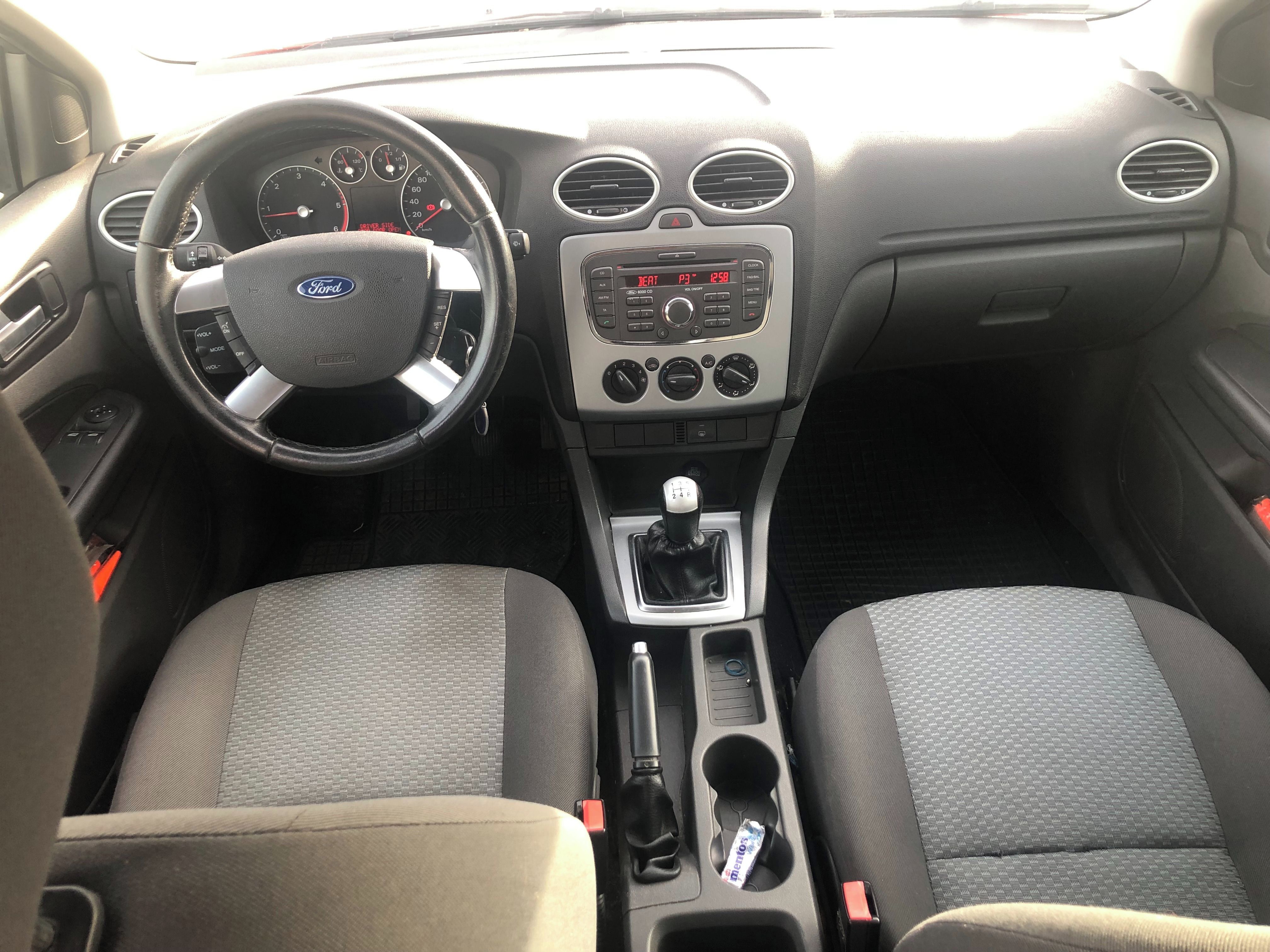 Ford Focus, Kombi 1.6/66kW - fotka 5