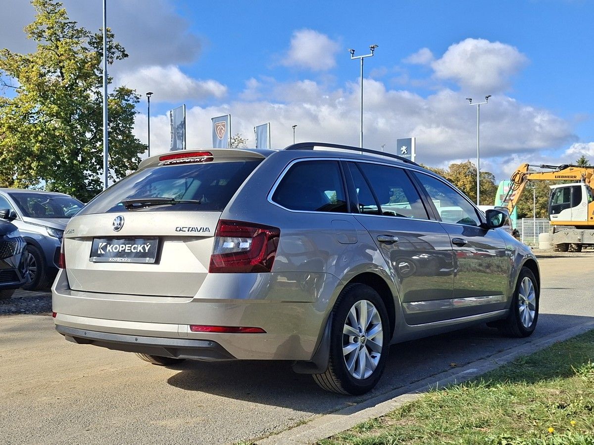 Škoda Octavia, COMBI 2,0 TDI 150k M6 - fotka 3