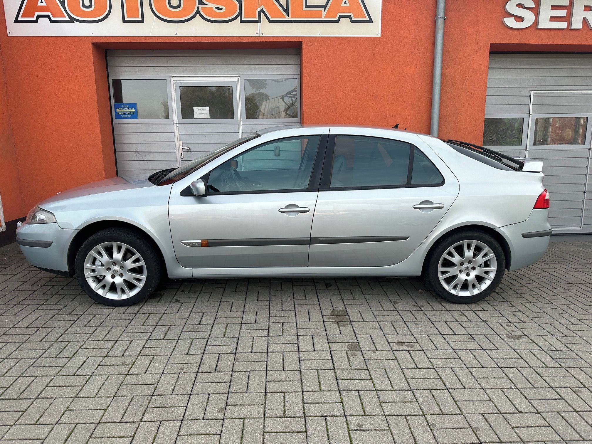 Renault Laguna, 3.0i V6 152KW automat - fotka 3