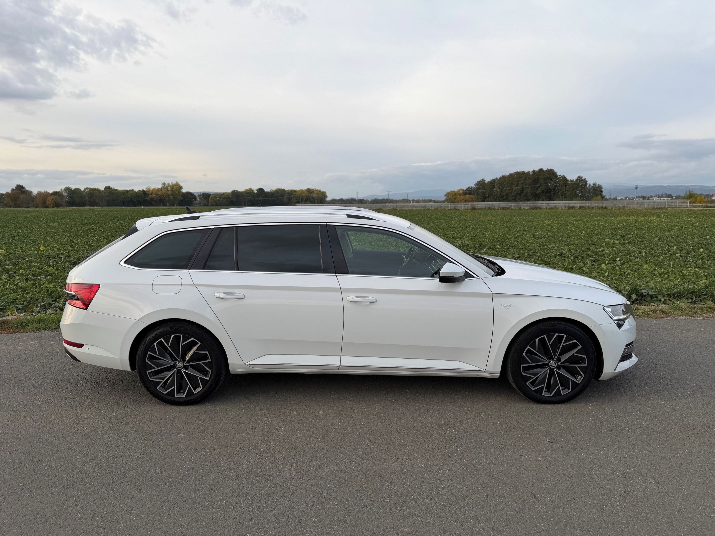 Škoda Superb, Combi 2.0TDI 110kW DSG L&K ČR - fotka 5