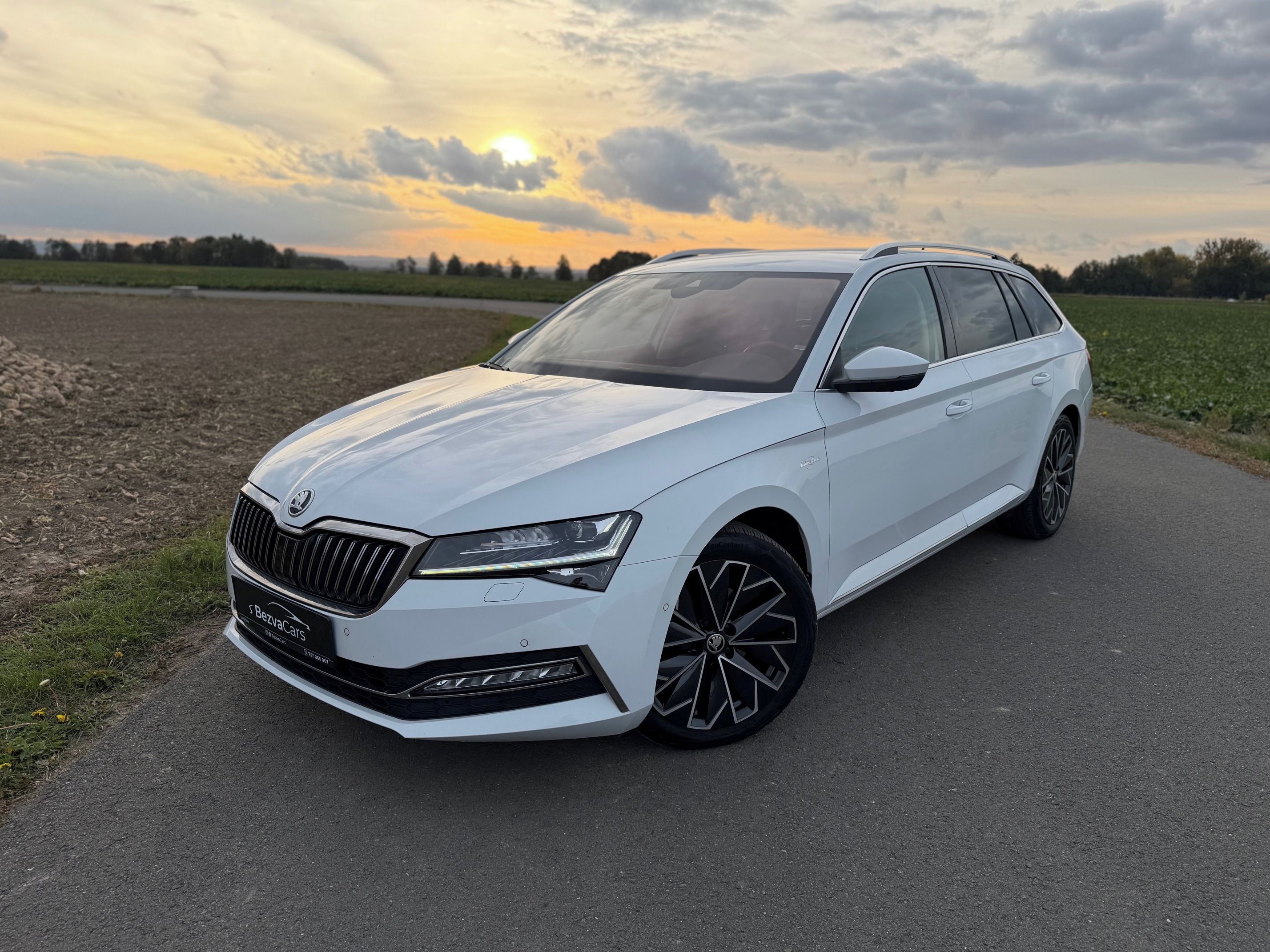 Škoda Superb, Combi 2.0TDI 110kW DSG L&K ČR - fotka 2