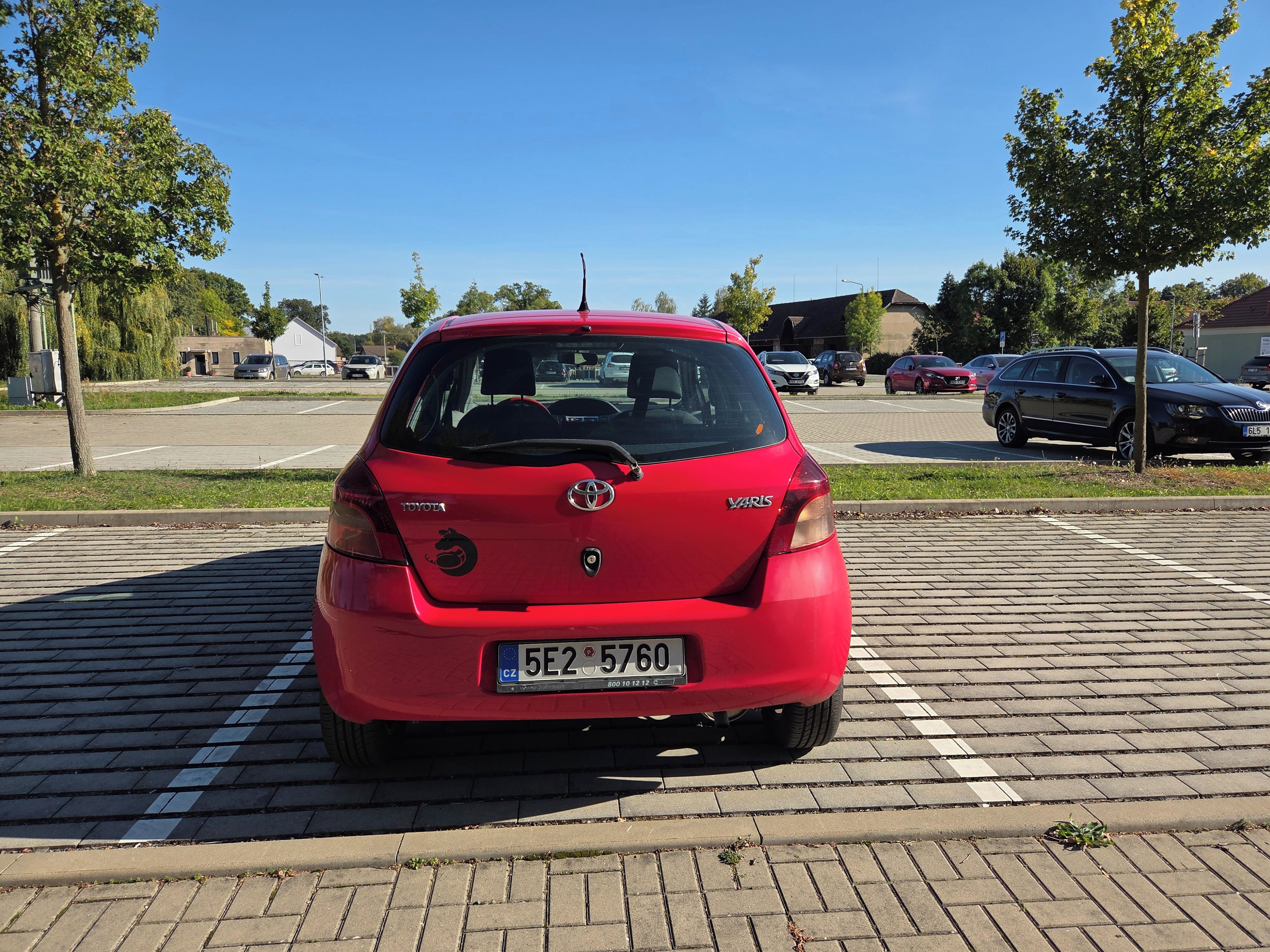 Toyota Yaris, 1.3 VVT-i,64 kW,2x kola,2.maj - fotka 4