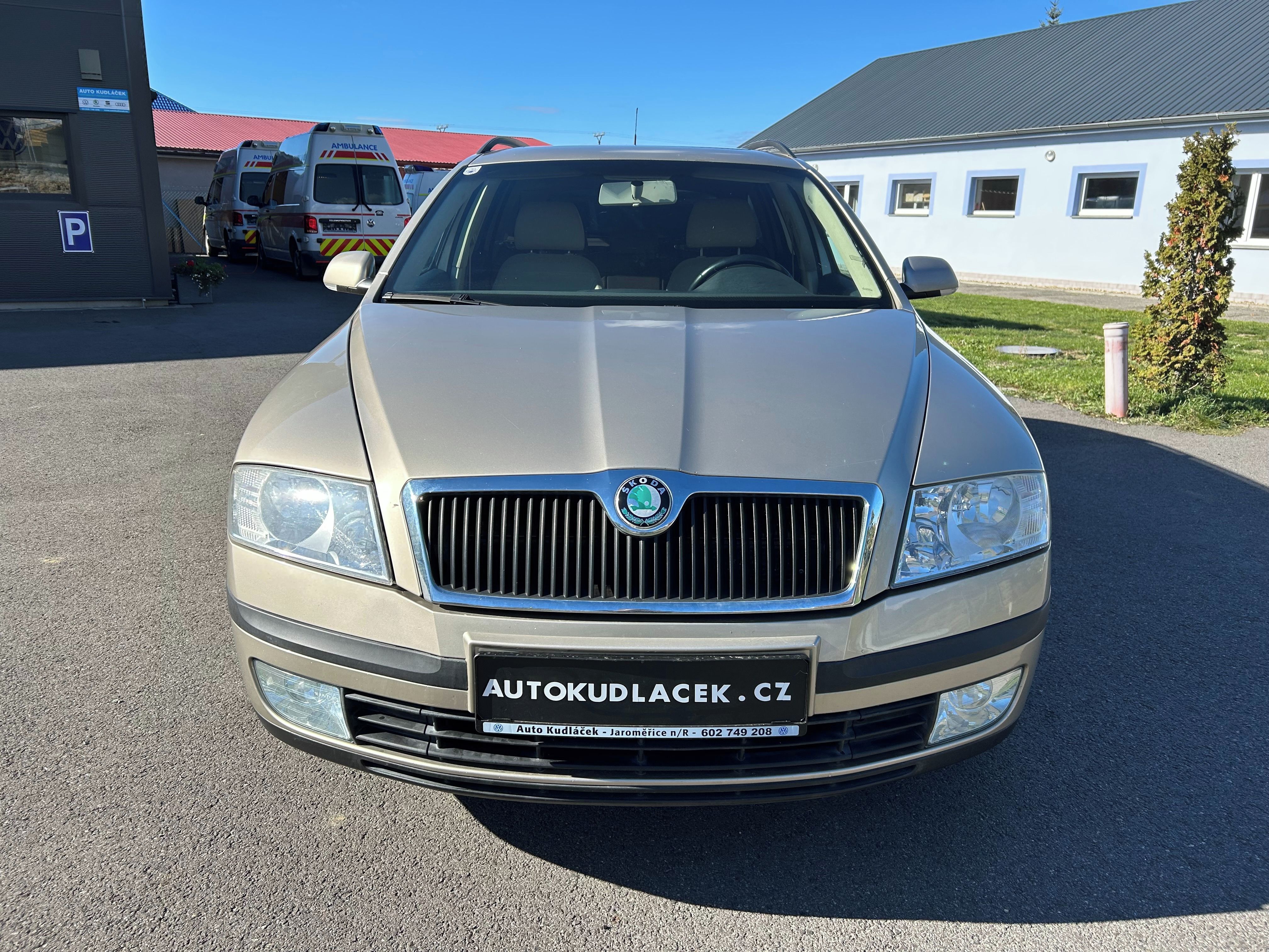Škoda Octavia, 2 - 2.0 TDI - DSG - fotka 2