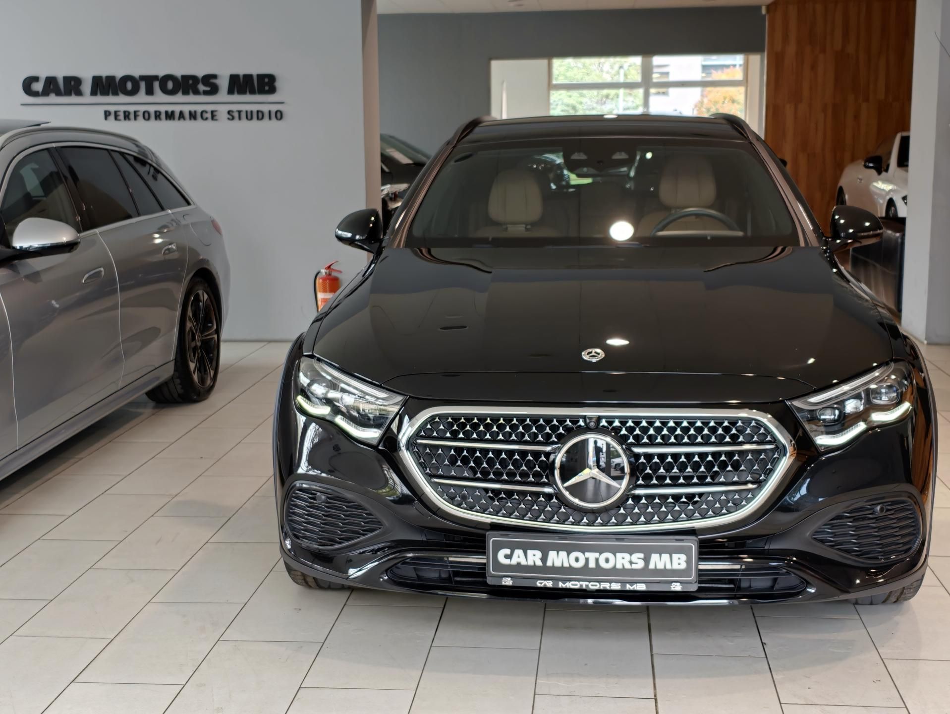 Mercedes-Benz Třídy E, E300de 4M All terrain Premium+ - fotka 2