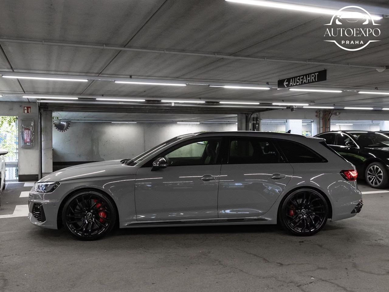 Audi RS4, Avant 2.9 TFSI quattro Carbon - fotka 6