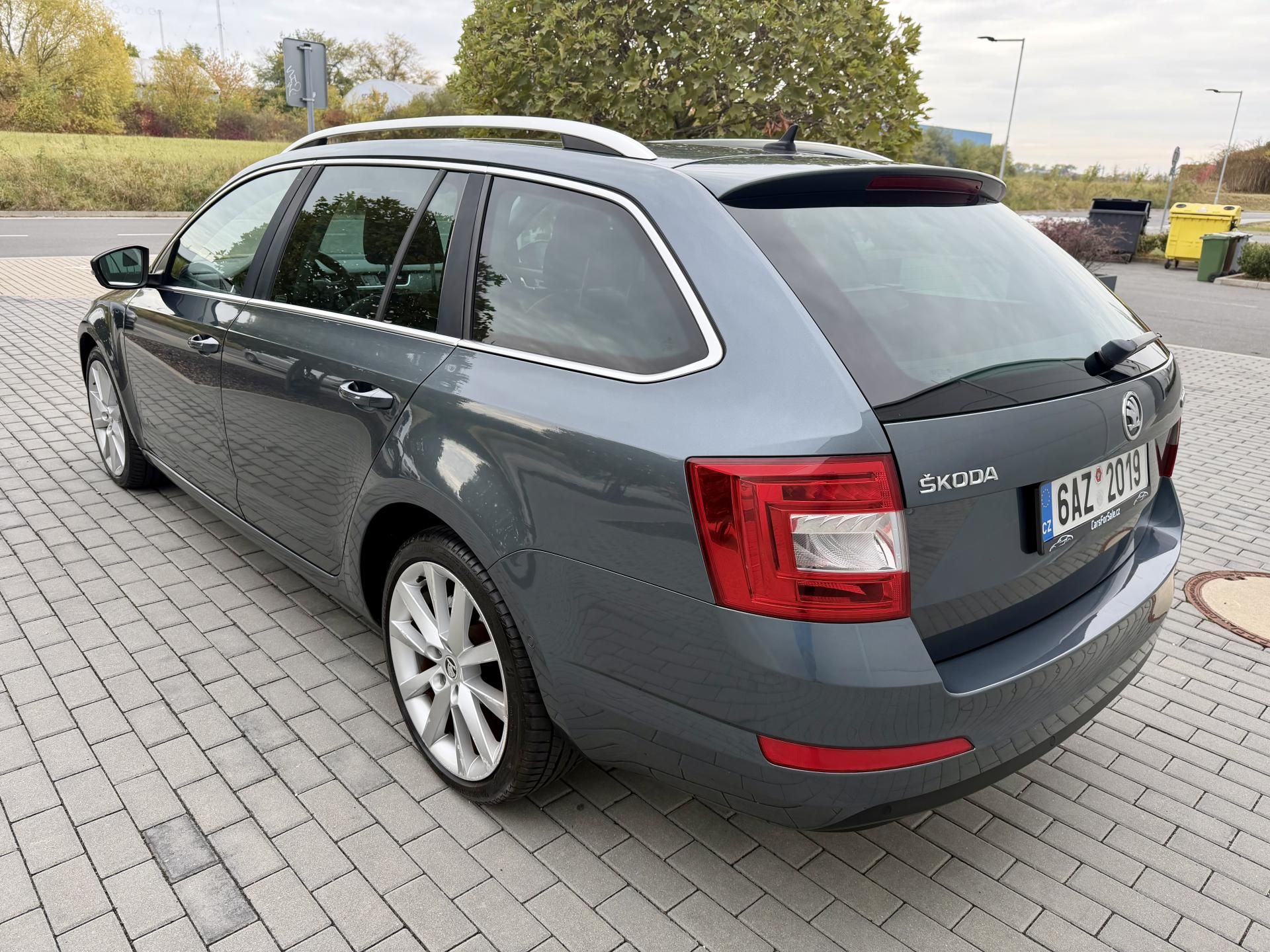 Škoda Octavia, 2.0 TDI 110kW DSG ELEGANCE!!! - fotka 6