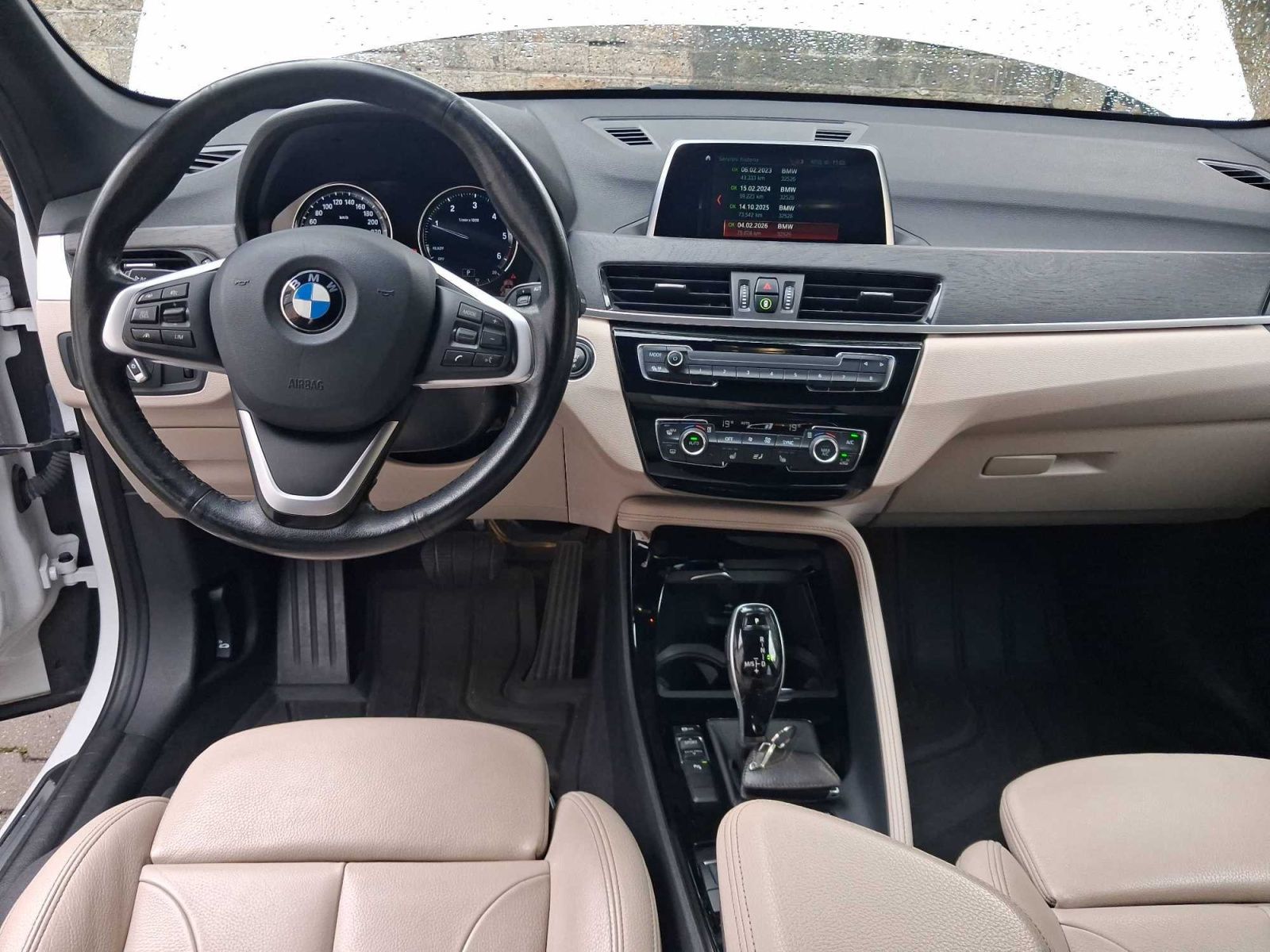 BMW X1, sDrive18d, Automat, ČR,1.maj - fotka 3