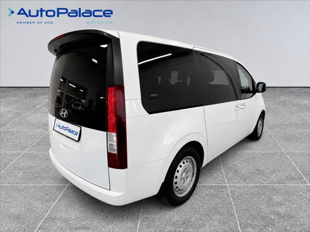 Hyundai Staria, 2,2 130 KW COMFORT KAM DPH 9 m - fotka 5