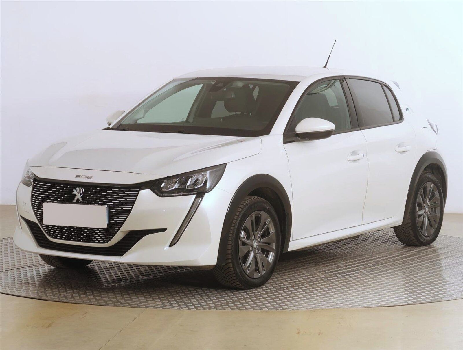 Peugeot 208, 50 kWh, SoH 89%, Allure - fotka 2