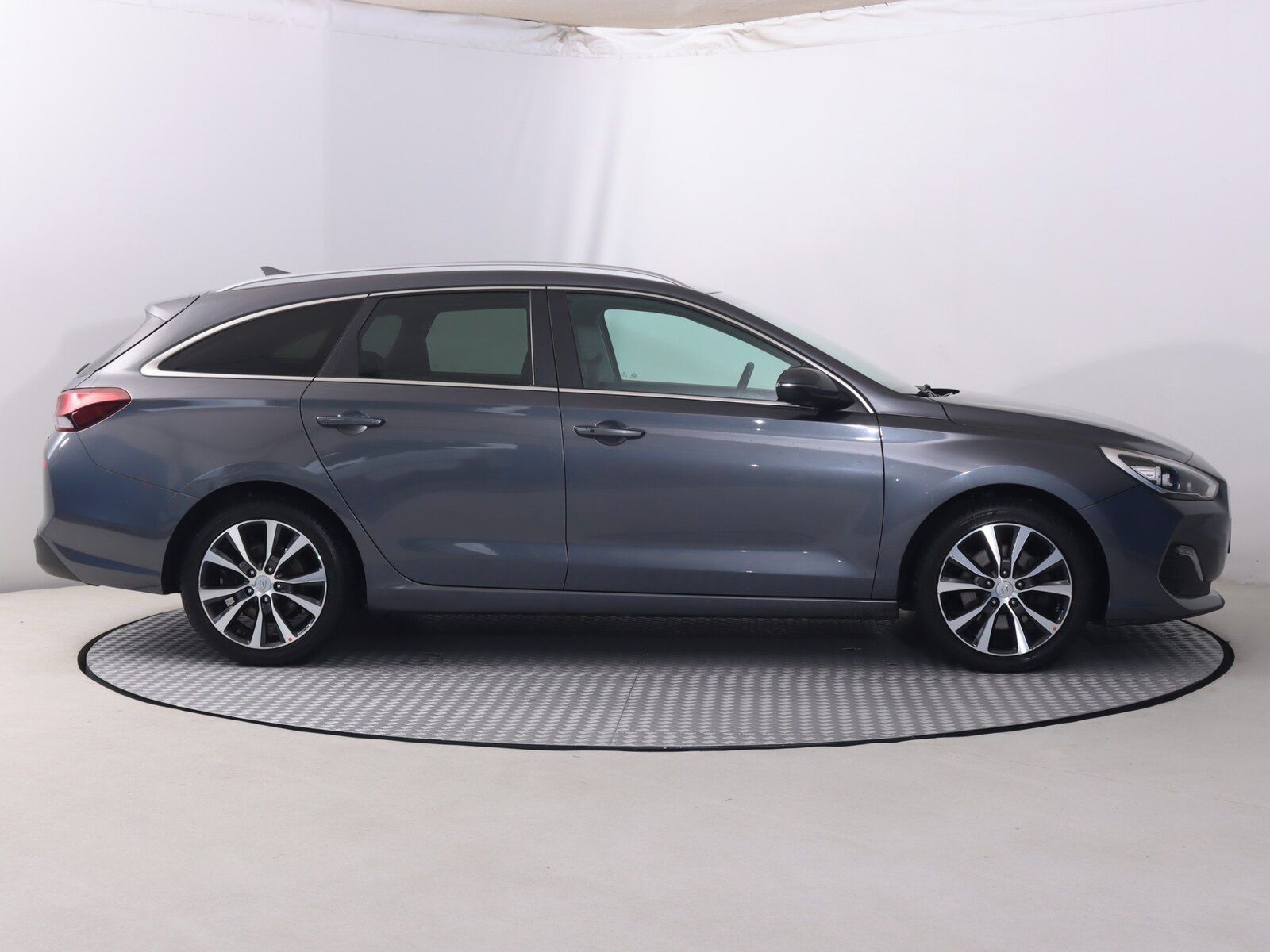 Hyundai i30, 1.6 CRDi MHEV, Automat - fotka 6