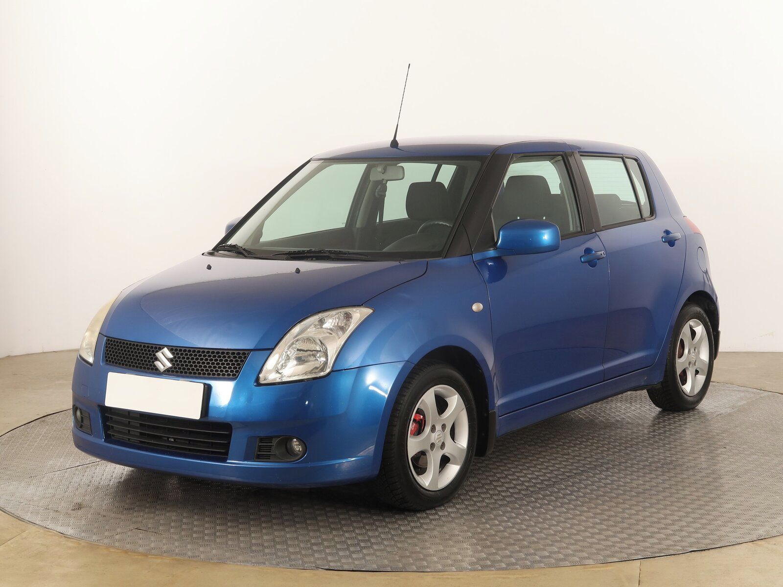 Suzuki Swift, 1.3 - fotka 2