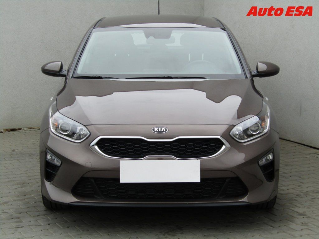 Kia Cee´d, 1.4 i,1.maj,ČR - fotka 2