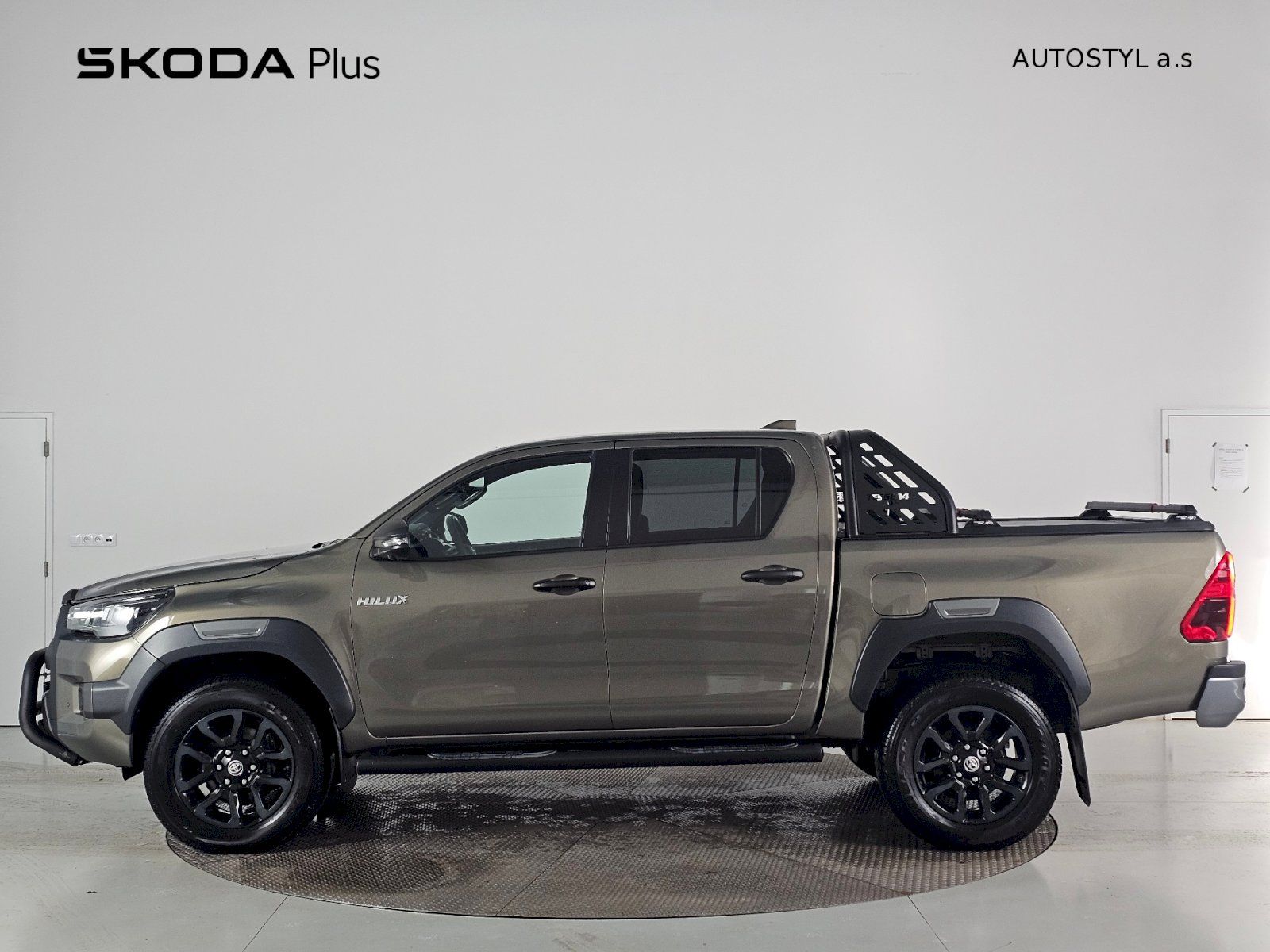 Toyota Hilux, 2.8 D-4D 204k 6AT INVINCIBLE H - fotka 3