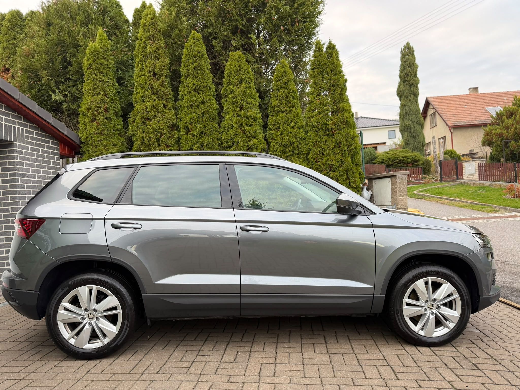 Škoda Karoq, 1,5tsi-110kw,DSG,CZ,1maj,DPH - fotka 4