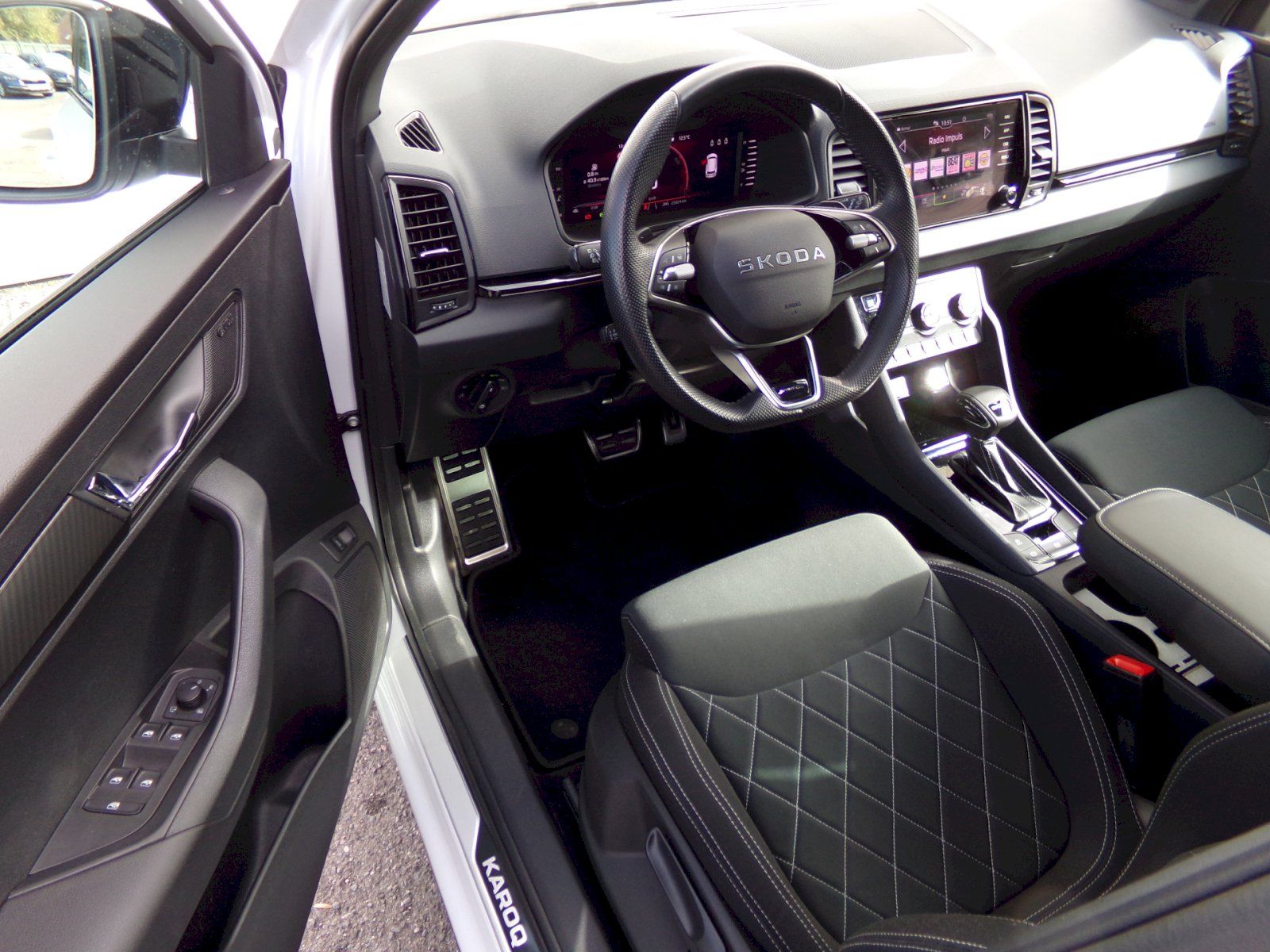 Škoda Karoq, SPORT LINE 1.5TSI/110kW A7F - fotka 6